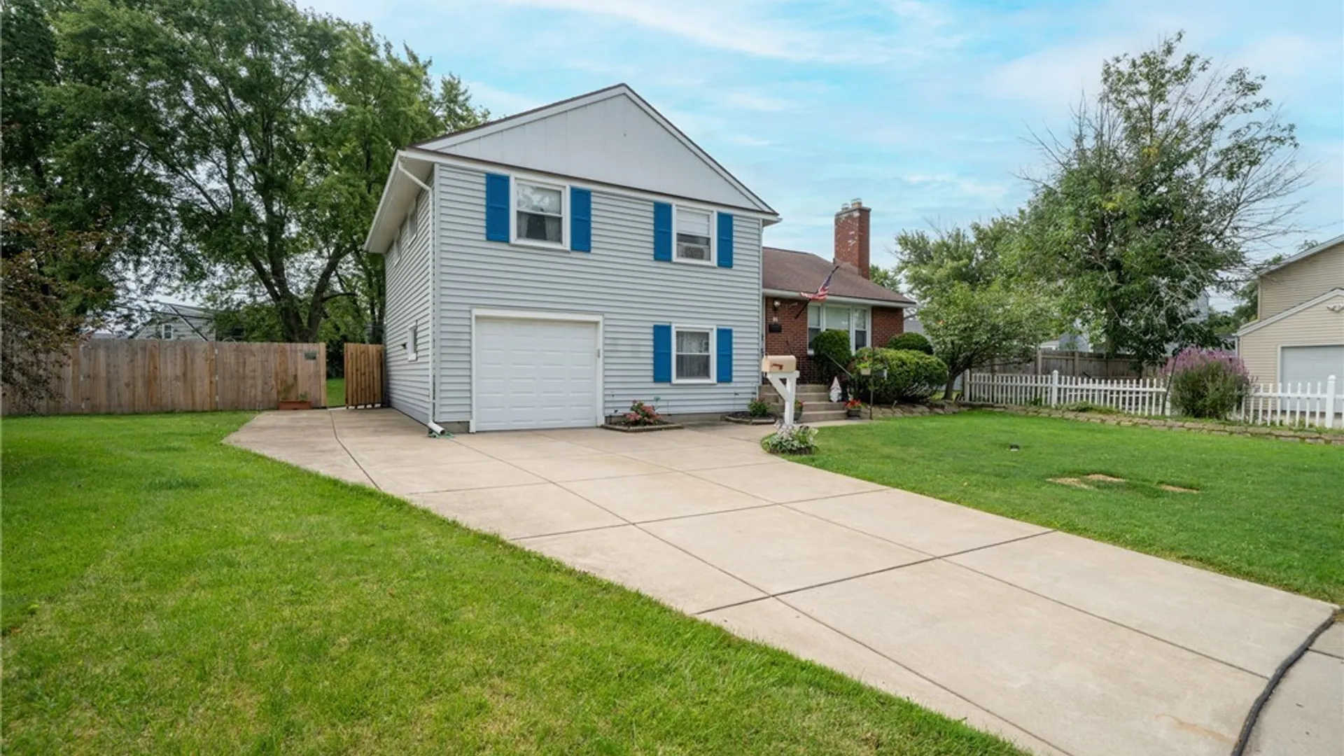 Property at 16 Brookville Court, Tonawanda, NY 14150 3