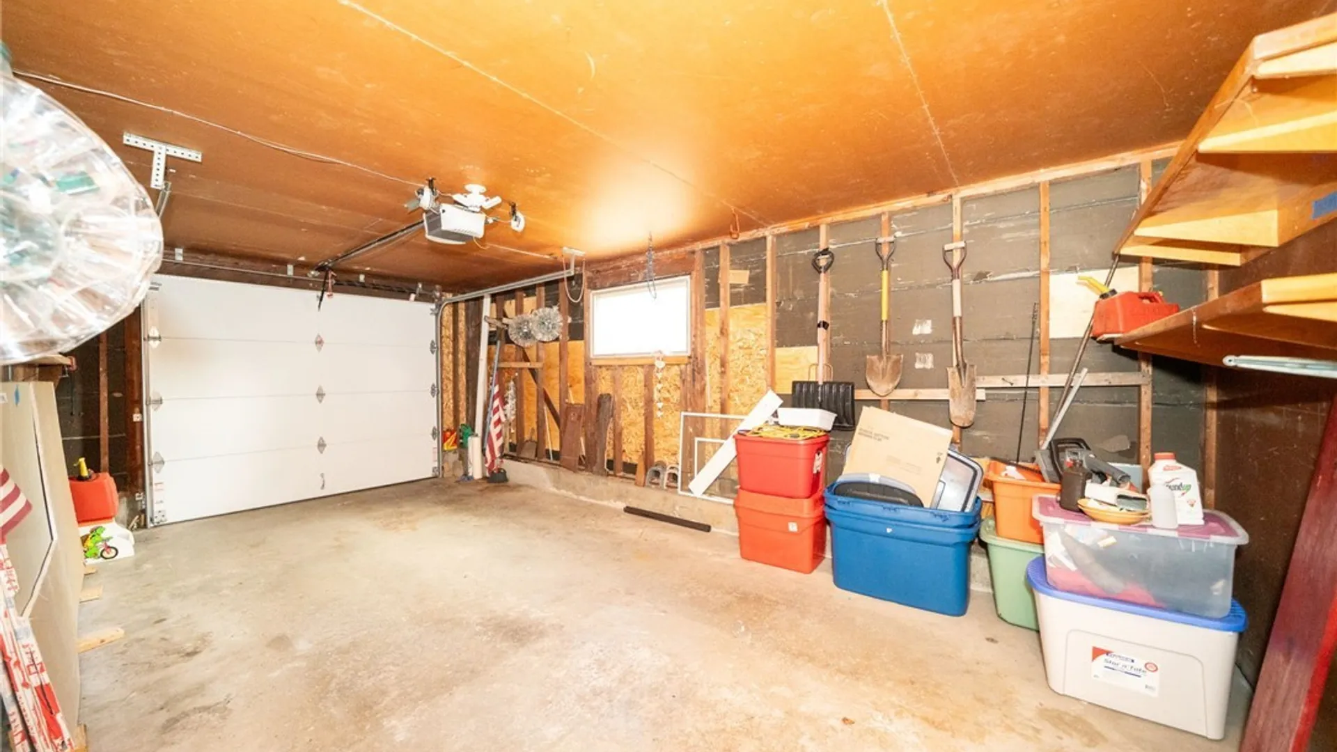 Property at 16 Brookville Court, Tonawanda, NY 14150 6