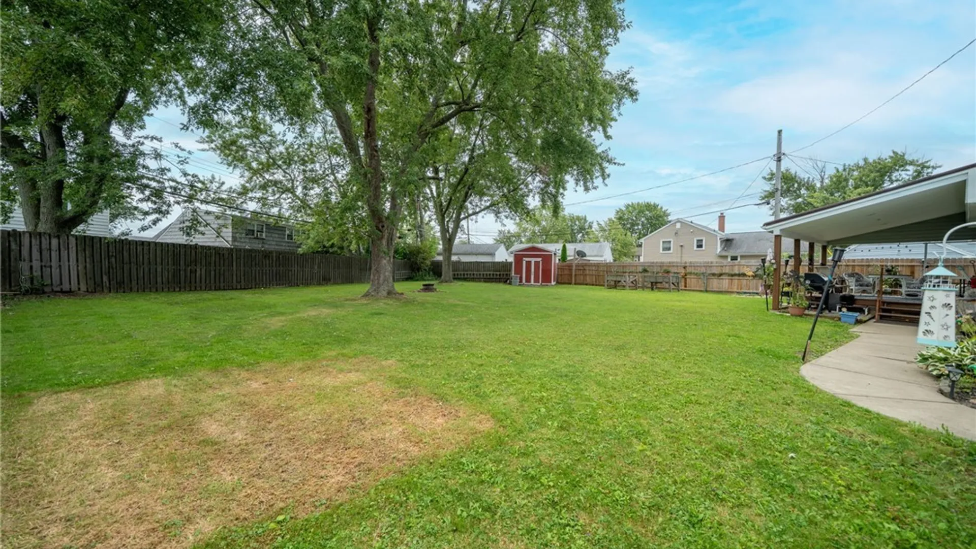 Property at 16 Brookville Court, Tonawanda, NY 14150 12