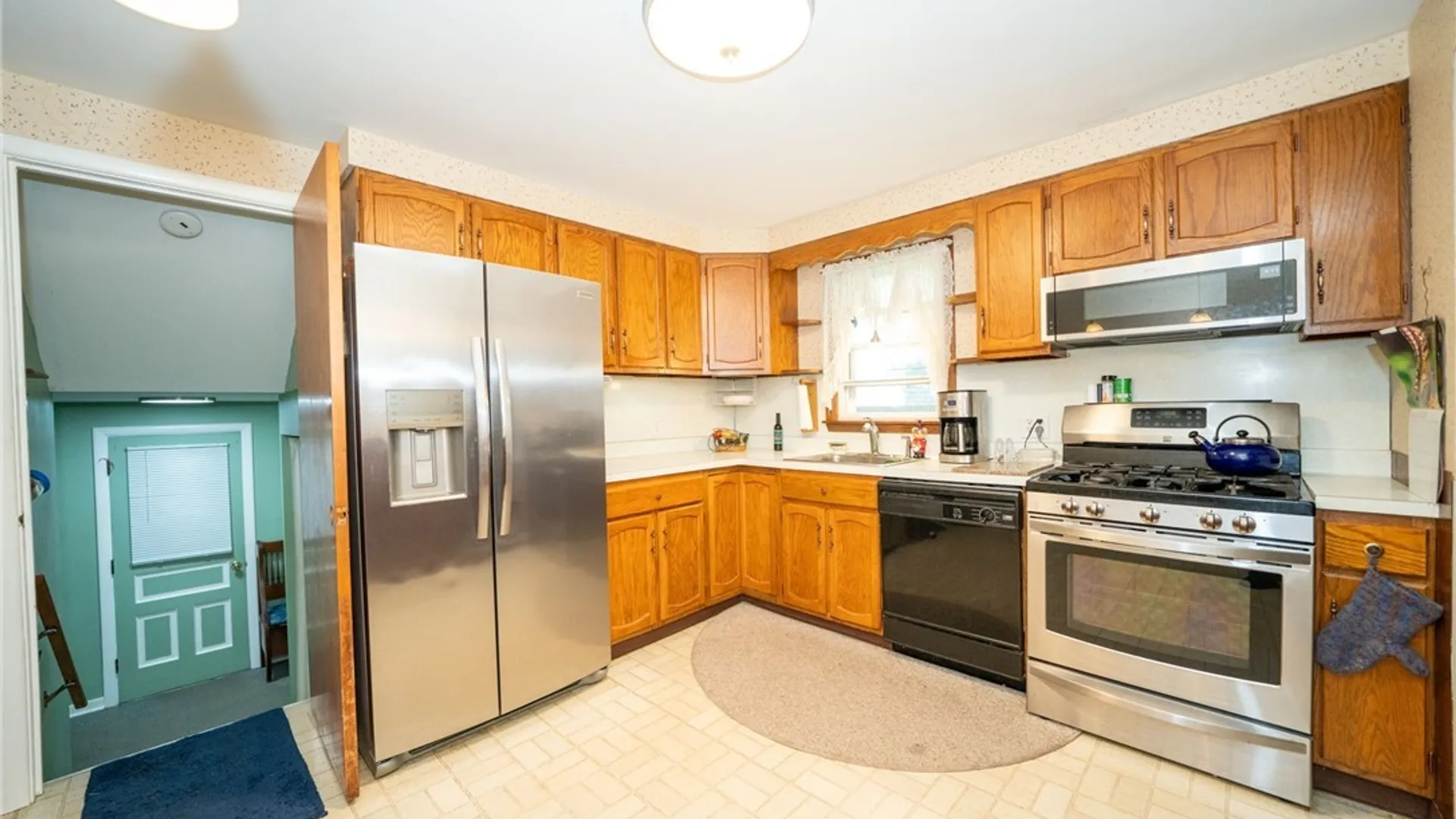 Property at 16 Brookville Court, Tonawanda, NY 14150 14