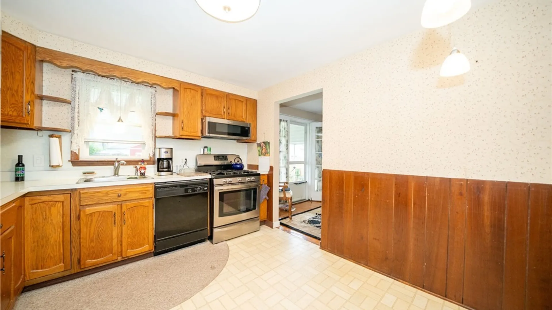 Property at 16 Brookville Court, Tonawanda, NY 14150 19