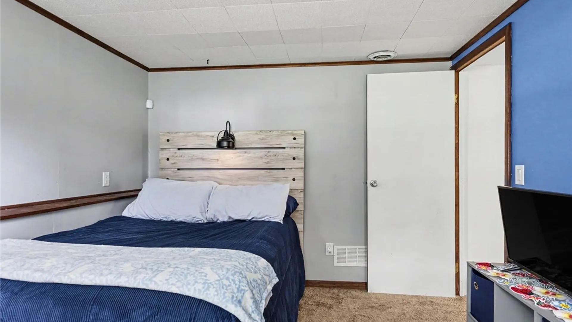 Property at 16 Strussenberg Drive, Parma, NY 14468 19
