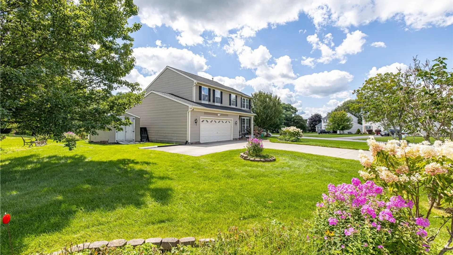 Property at 43 Butterfly Lane, Henrietta, NY 14586 4