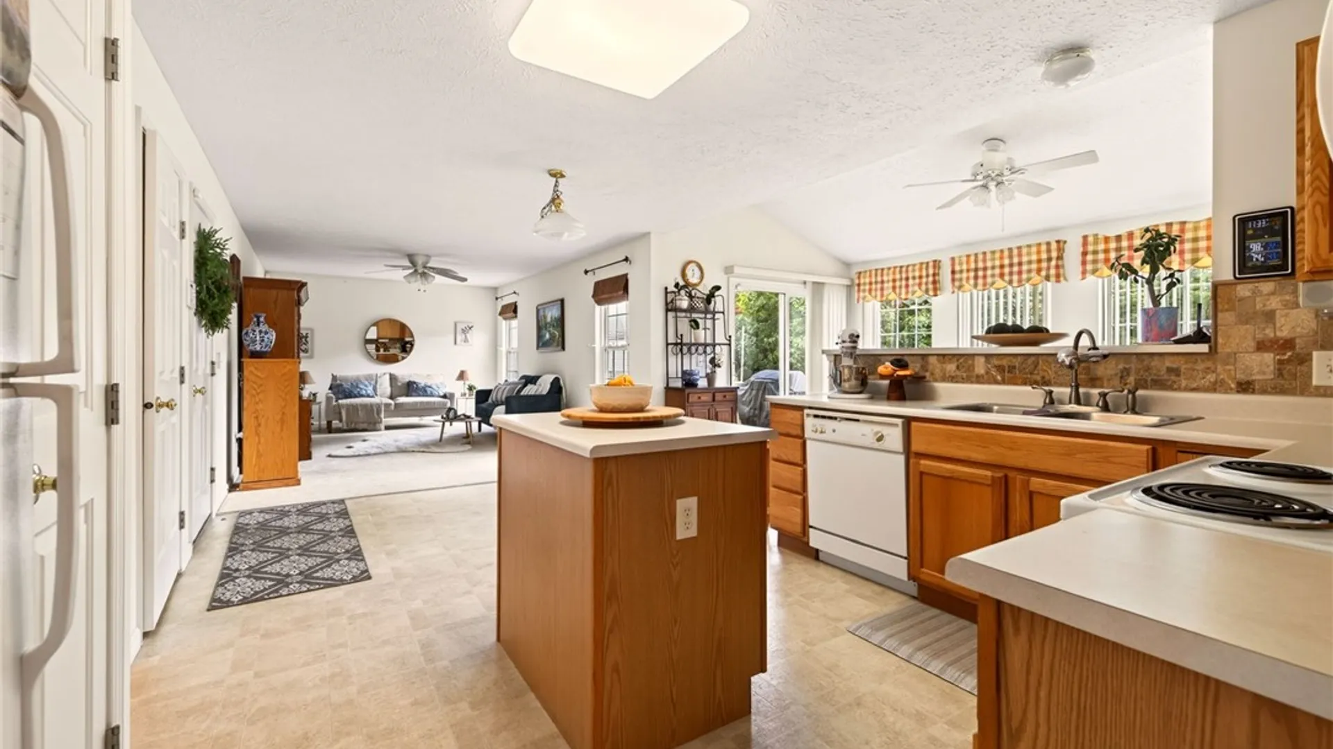Property at 43 Butterfly Lane, Henrietta, NY 14586 12