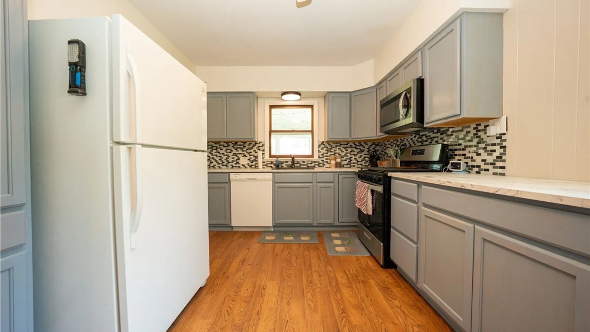 Property at 4 Kent Avenue, Hamburg, NY 14219 10