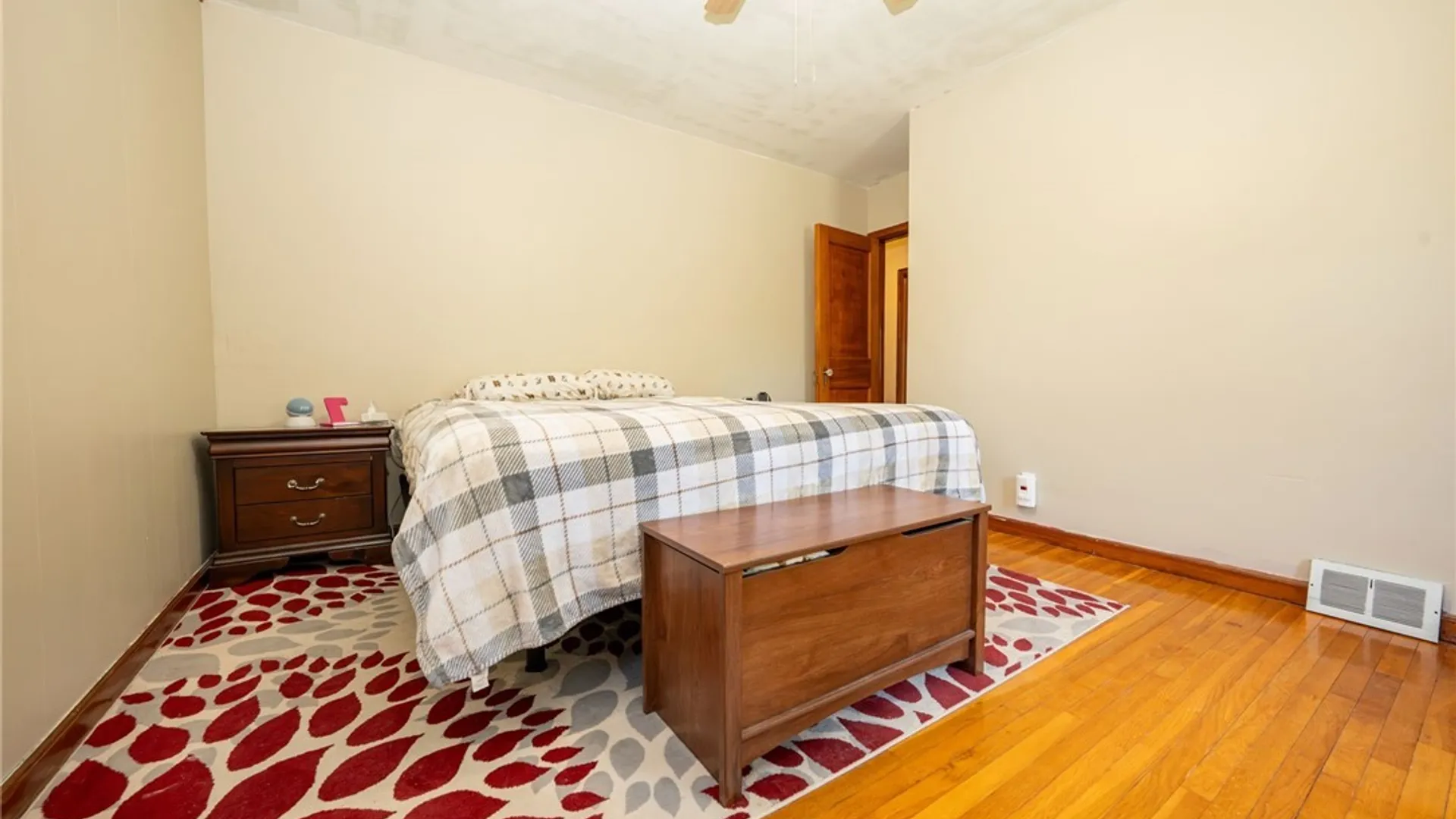Property at 4 Kent Avenue, Hamburg, NY 14219 25