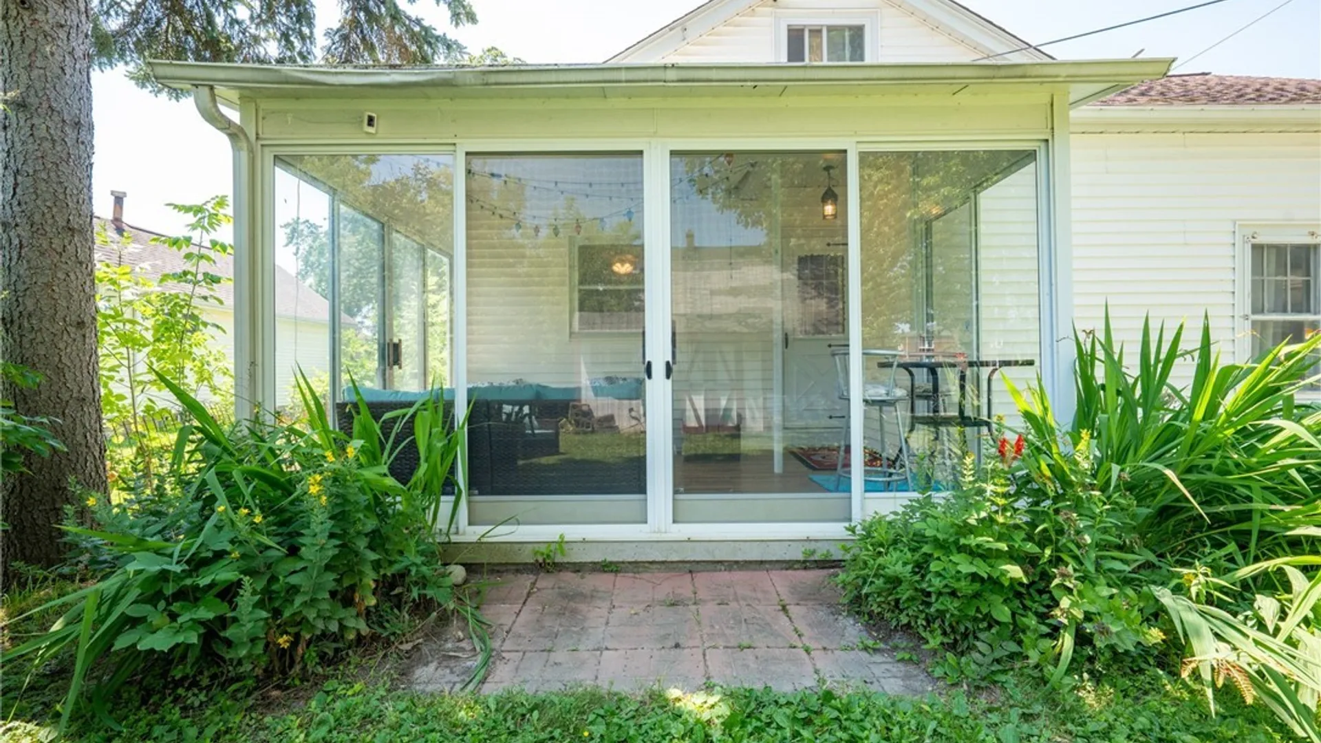 Property at 4 Kent Avenue, Hamburg, NY 14219 37