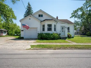 Property at 4 Kent Avenue, Hamburg, NY 14219