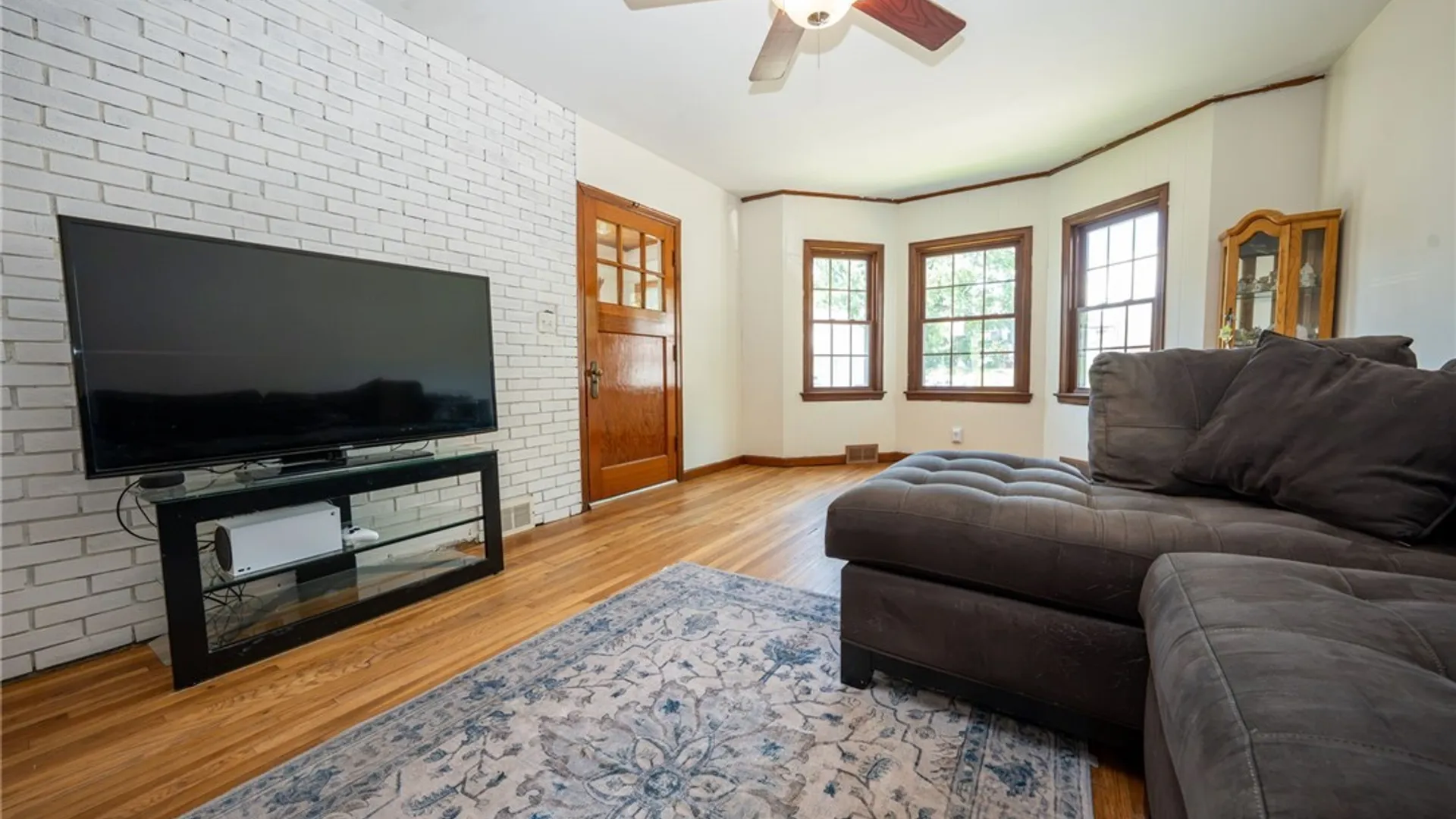 Property at 4 Kent Avenue, Hamburg, NY 14219 8