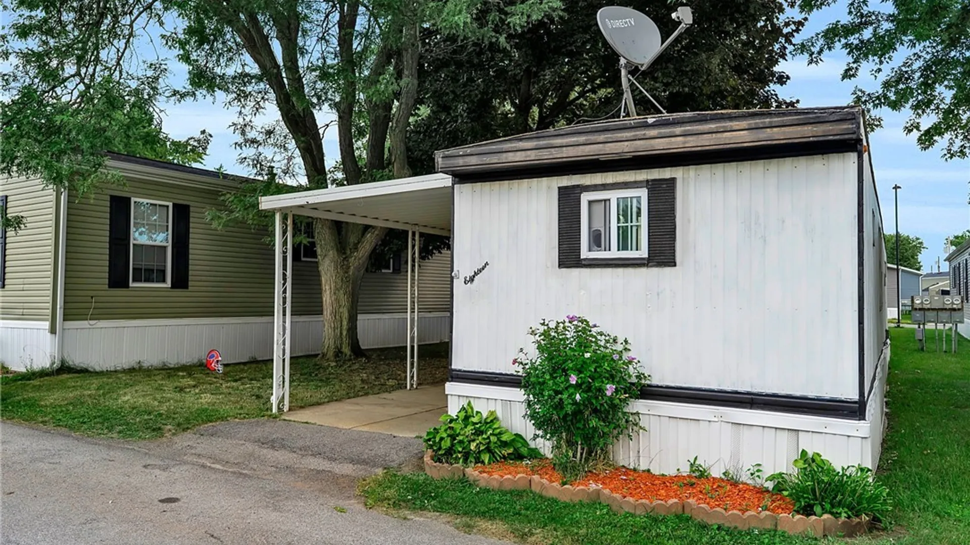 Property at 18 Annamarie, Cheektowaga, NY 14225 3