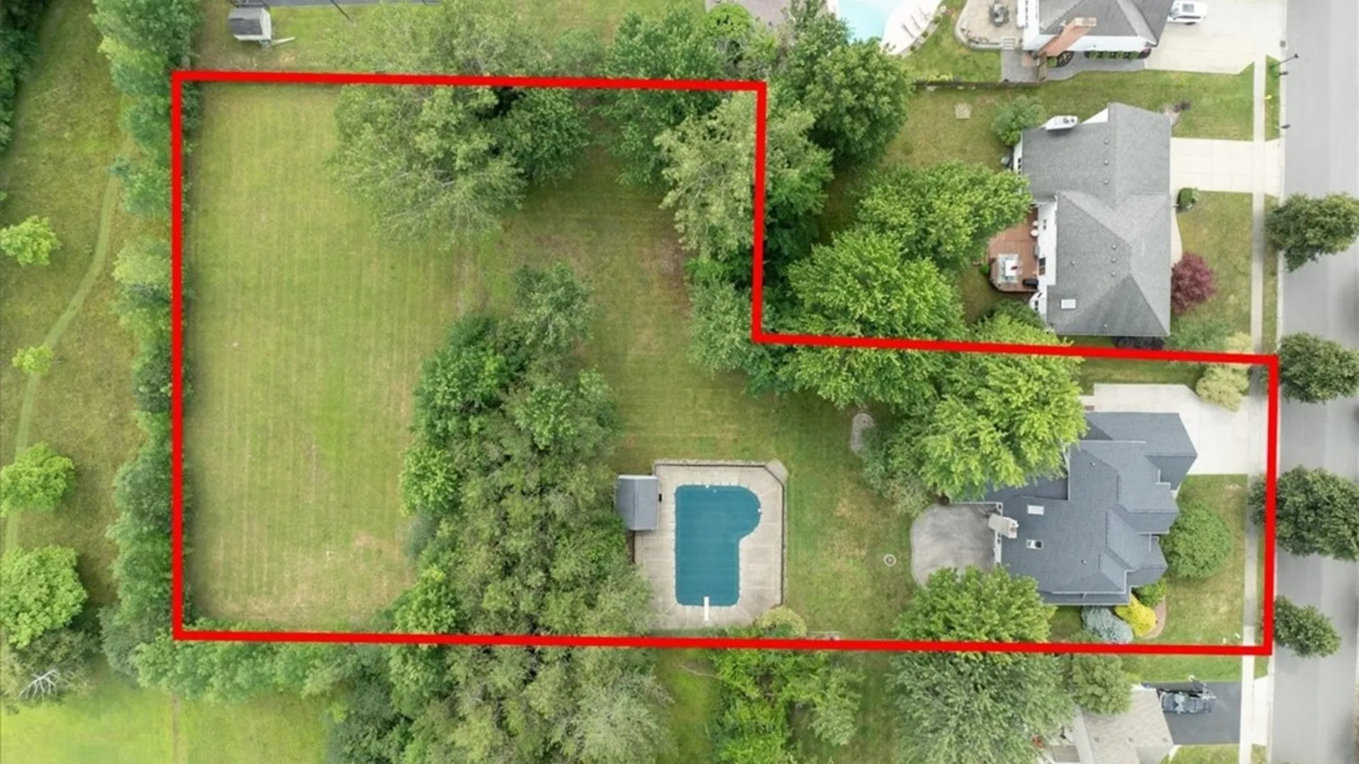 Property at 43 E Pinelake Drive, Amherst, NY 14221 5