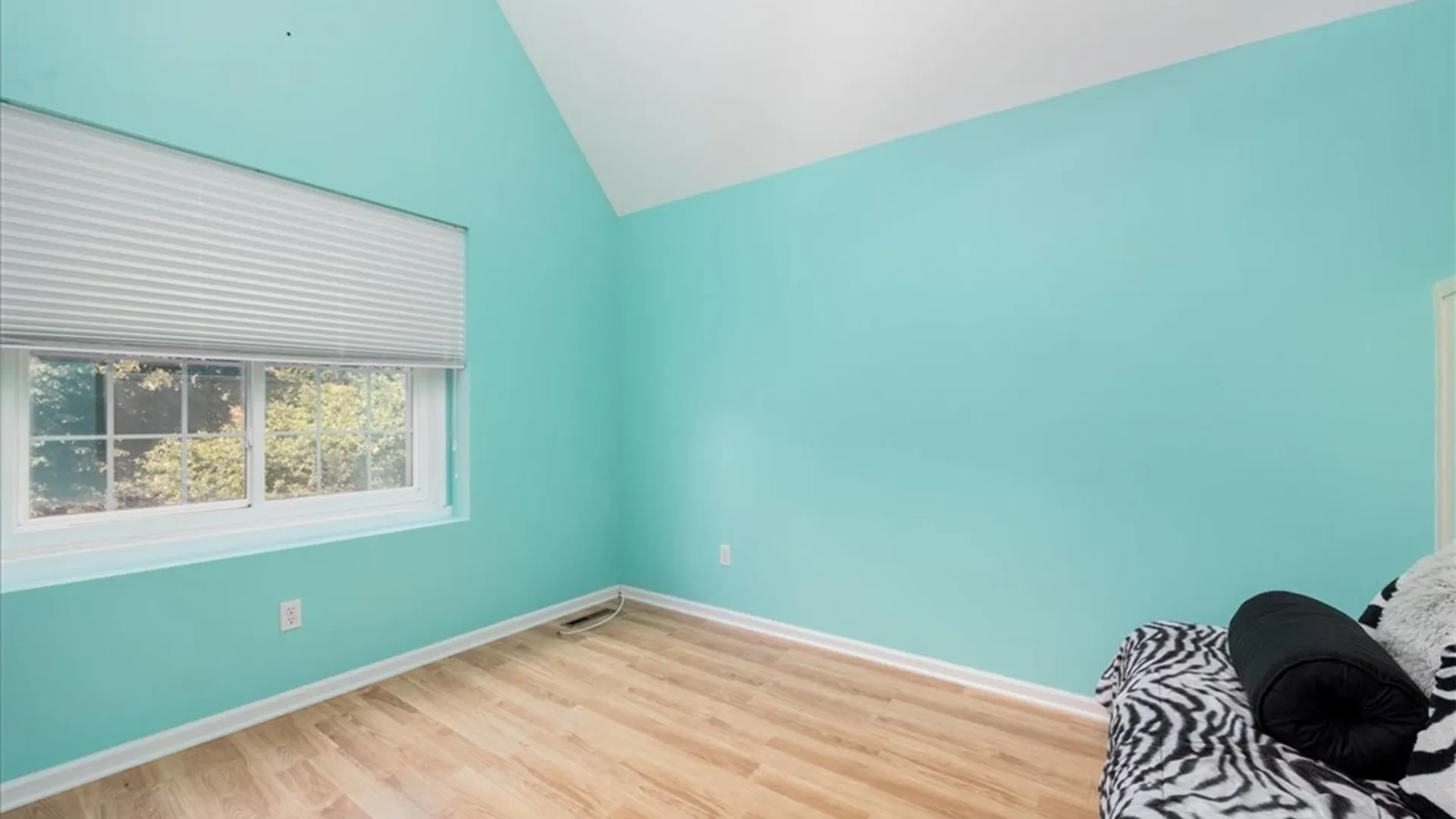 Property at 43 E Pinelake Drive, Amherst, NY 14221 28