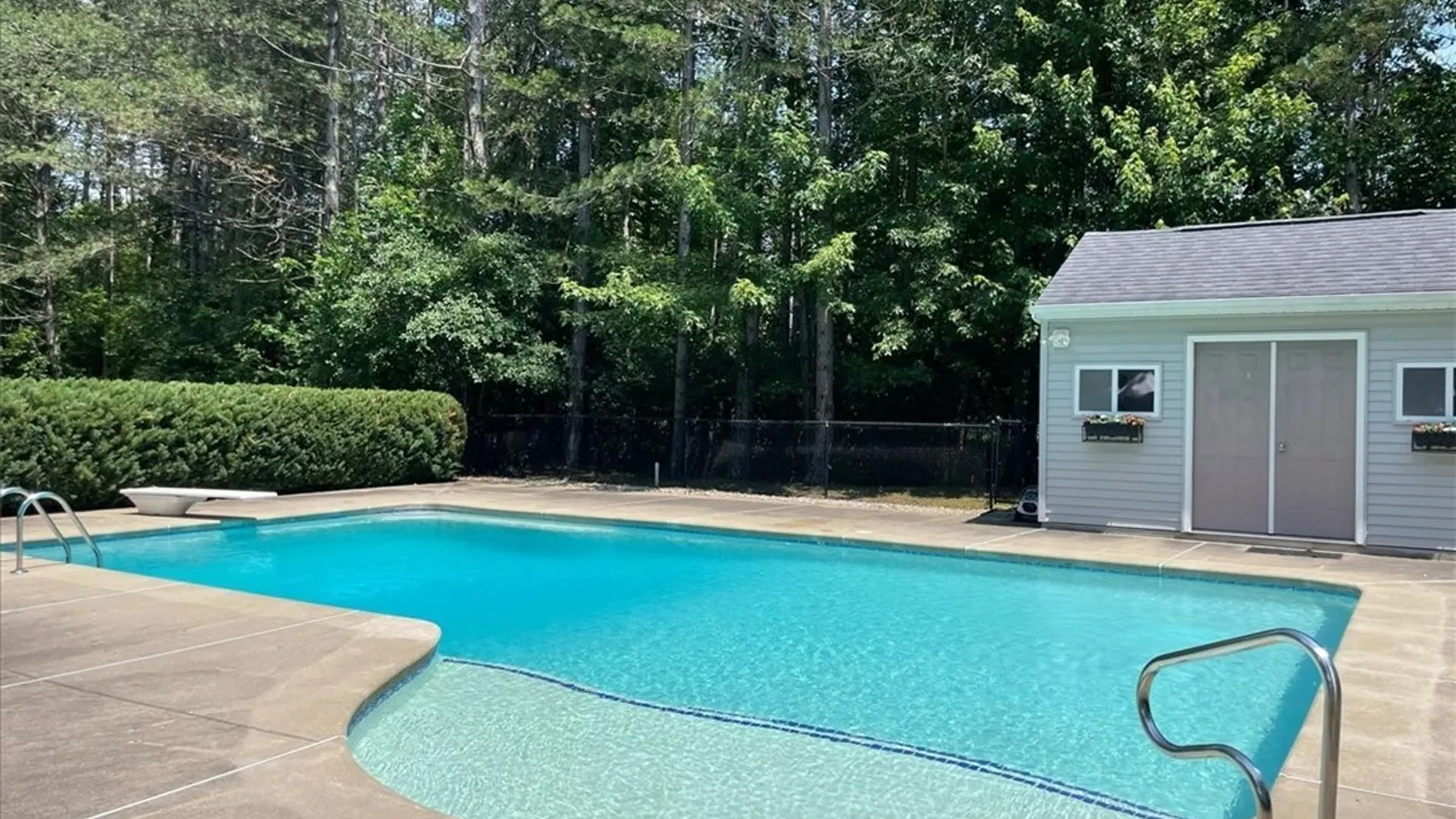 Property at 43 E Pinelake Drive, Amherst, NY 14221 42