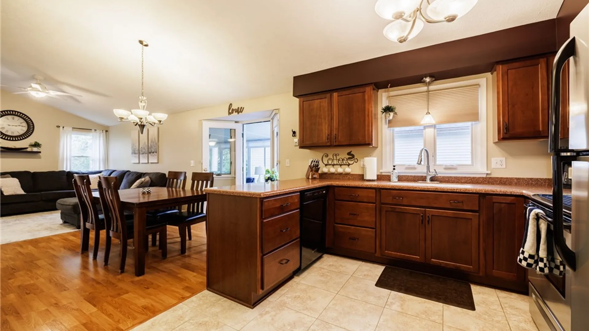 Property at 20 Olivia Circle, Greece, NY 14626 5