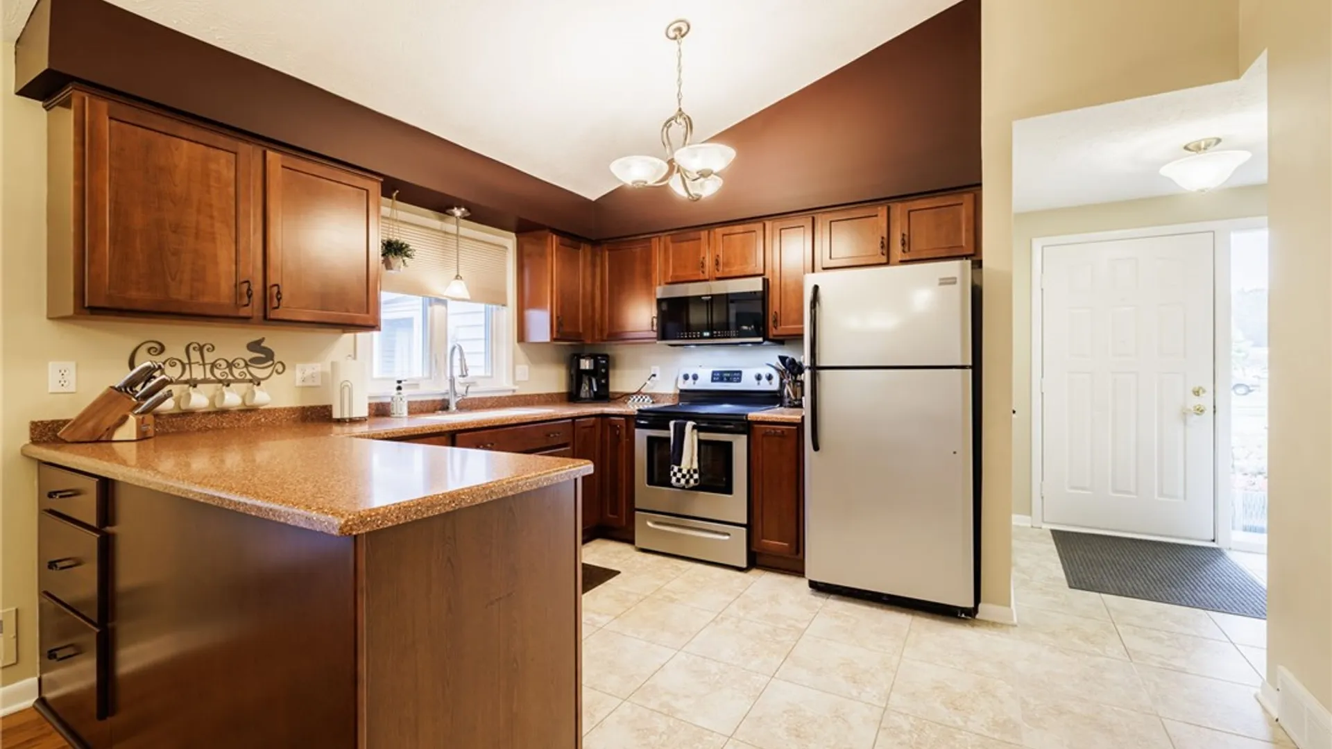 Property at 20 Olivia Circle, Greece, NY 14626 6