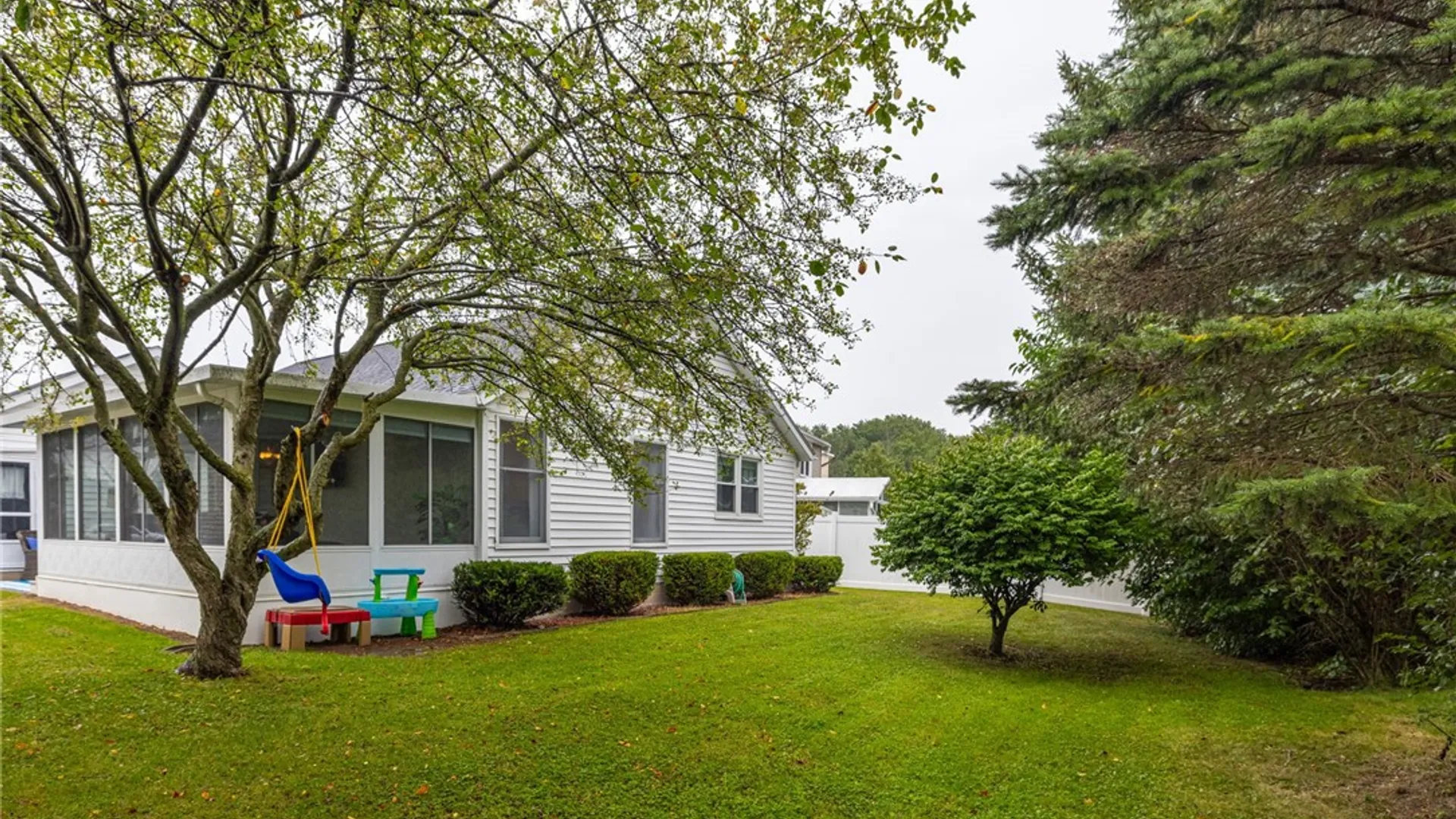 Property at 20 Olivia Circle, Greece, NY 14626 25