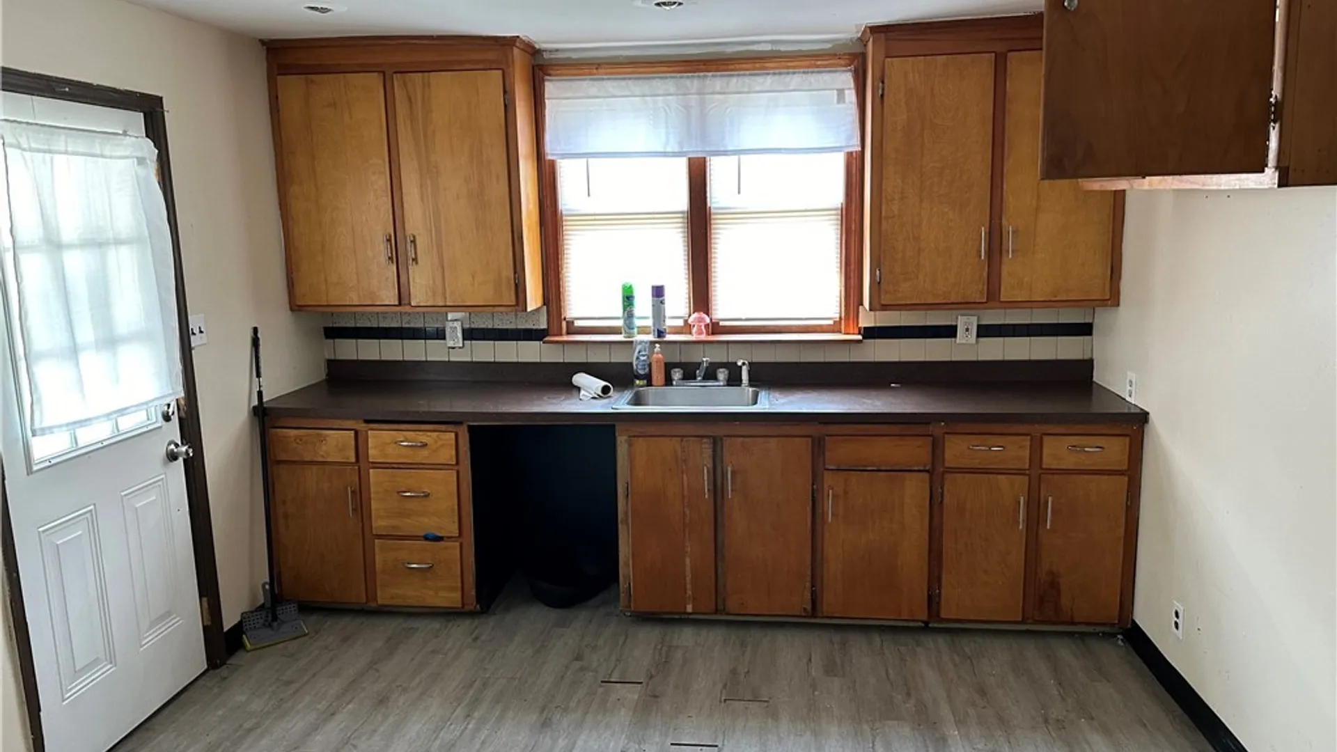 Property at 2405 Michigan Avenue, Niagara Falls, NY 14305 16