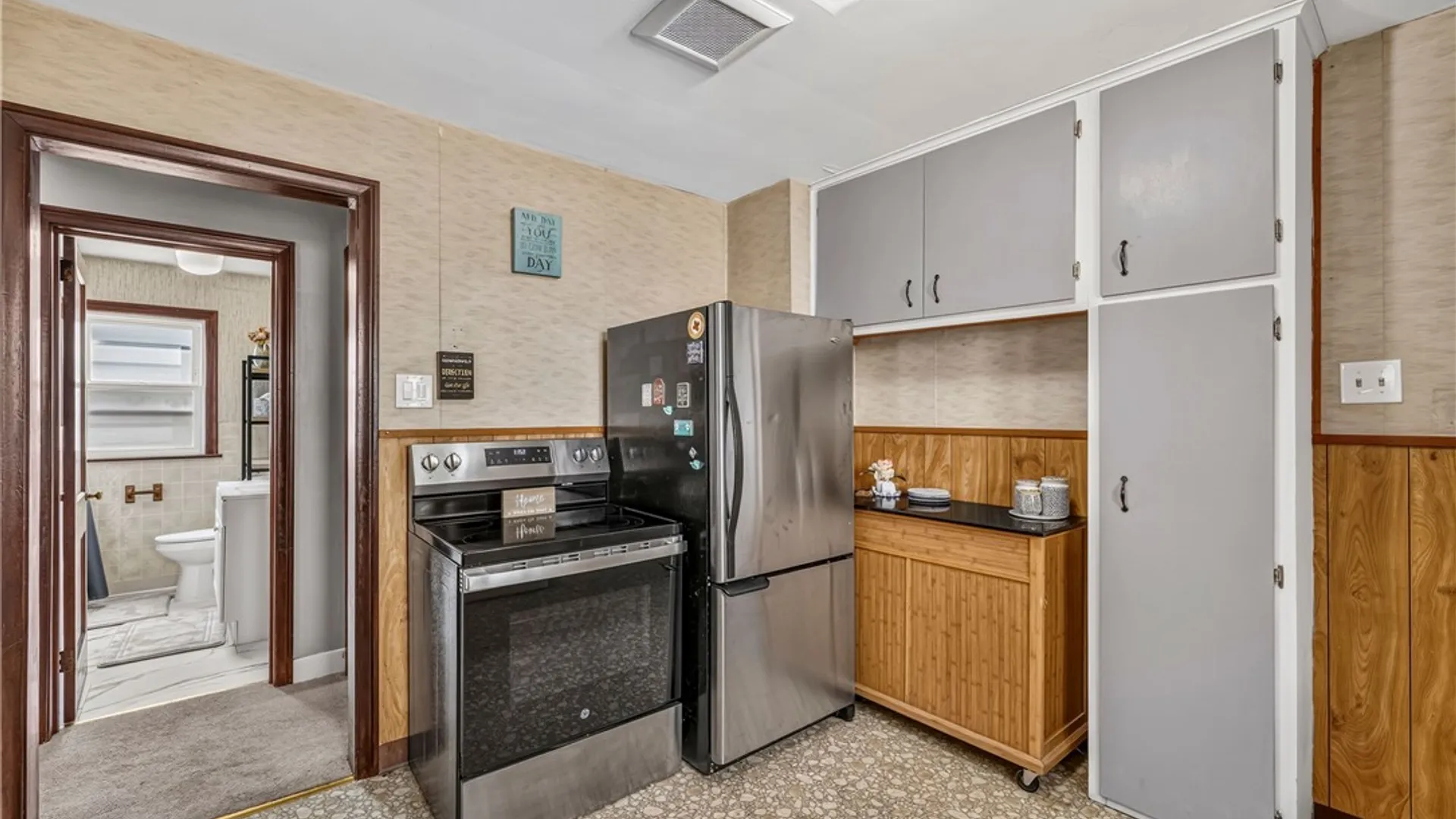 Property at 3607 Ferry Avenue, Niagara Falls, NY 14301 3