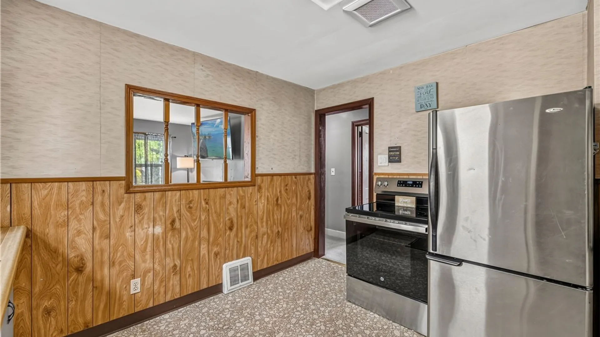 Property at 3607 Ferry Avenue, Niagara Falls, NY 14301 4