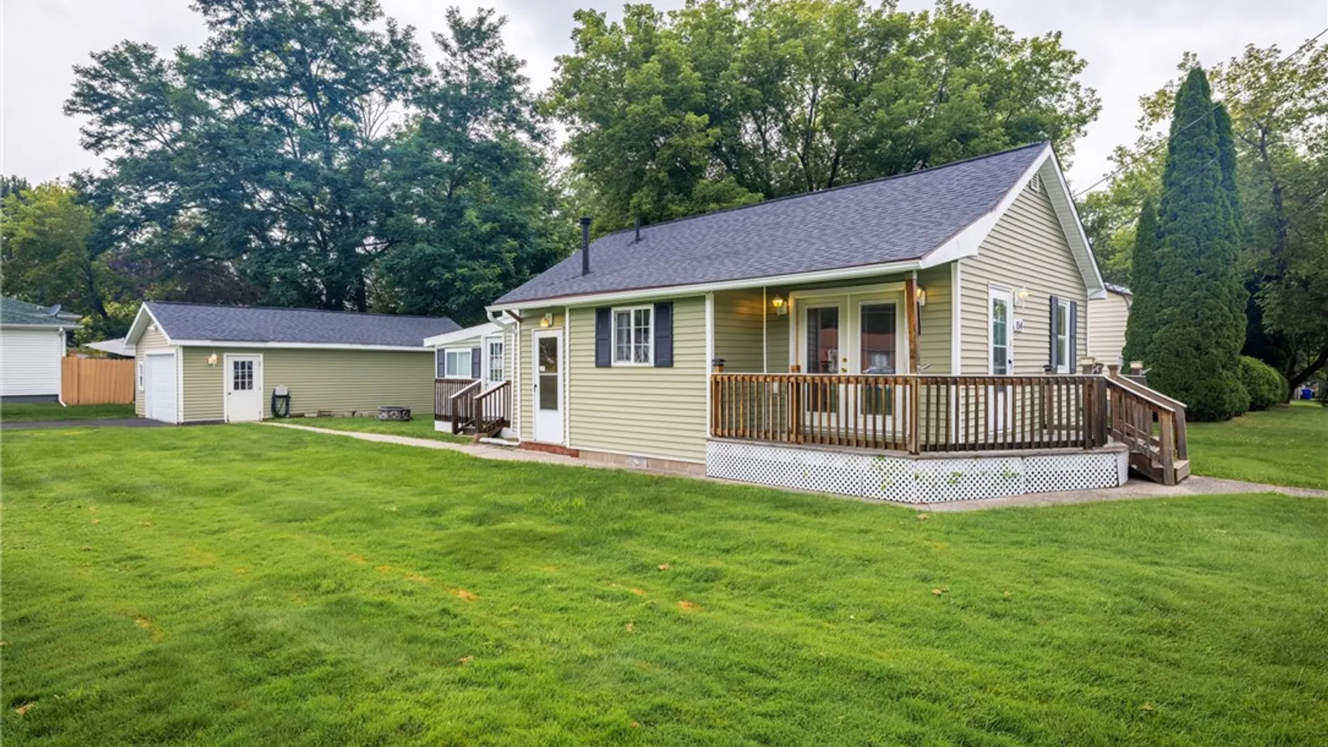 Property at 154 Norwood Avenue, Gates, NY 14606 4