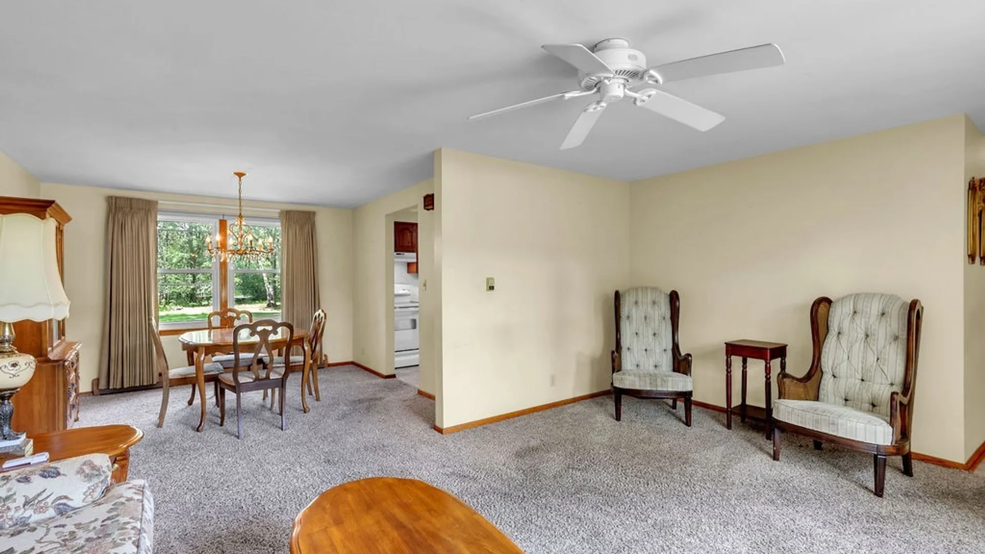 Property at 868 Alt Boulevard, Grand Island, NY 14072 10