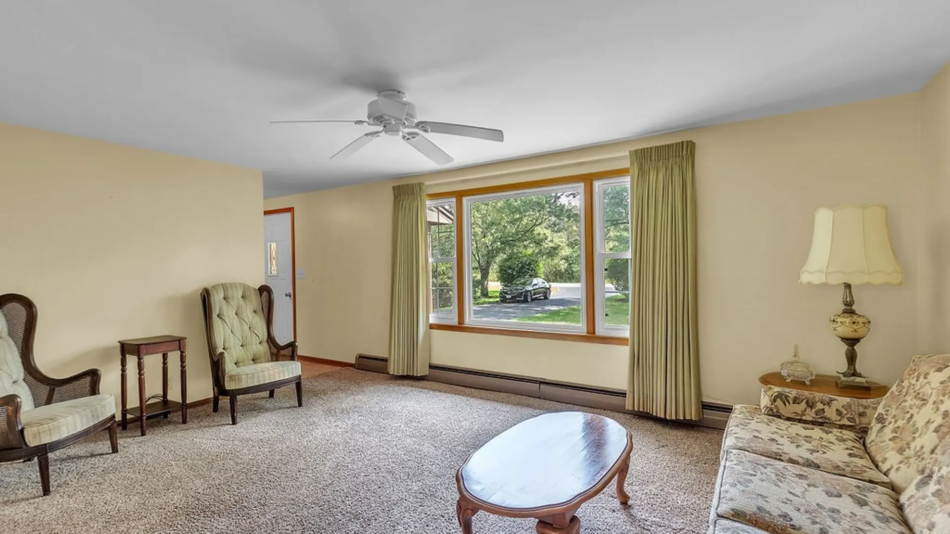Property at 868 Alt Boulevard, Grand Island, NY 14072 12