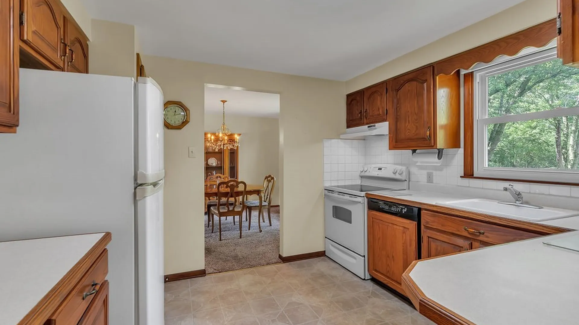 Property at 868 Alt Boulevard, Grand Island, NY 14072 19