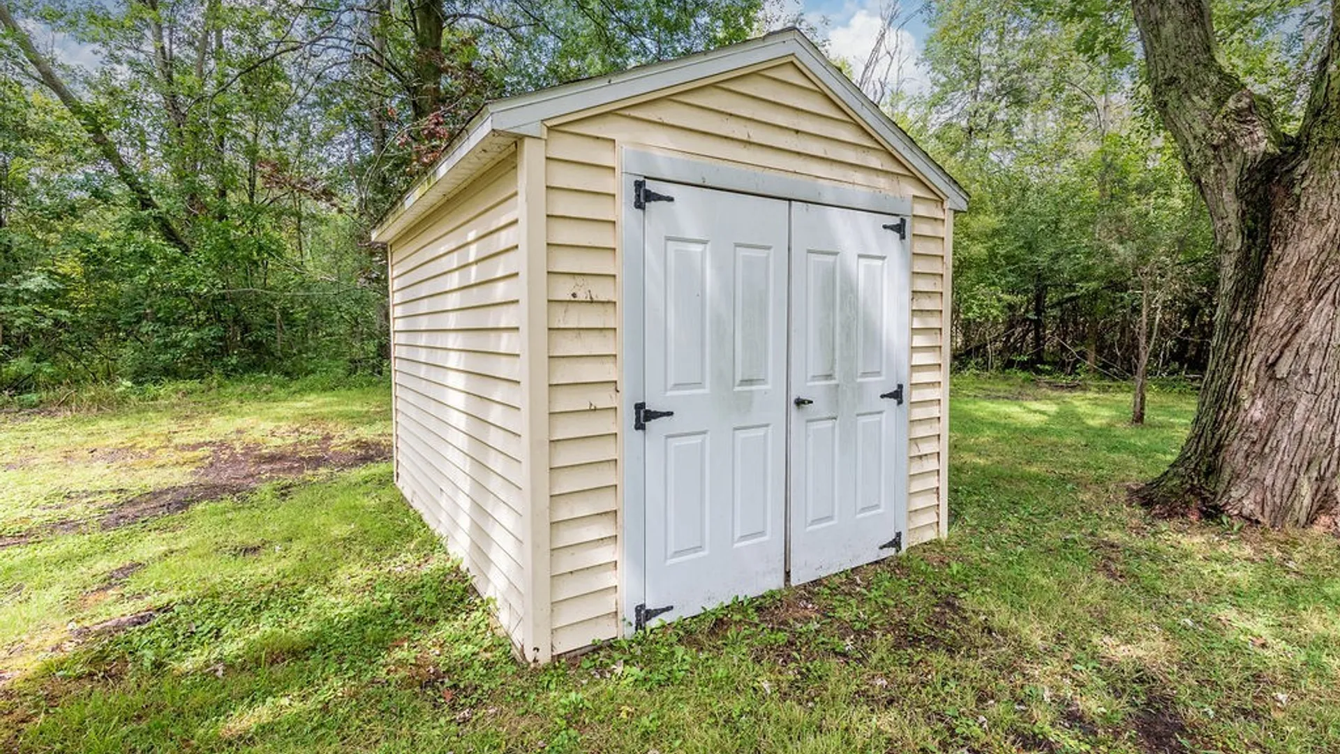 Property at 868 Alt Boulevard, Grand Island, NY 14072 44