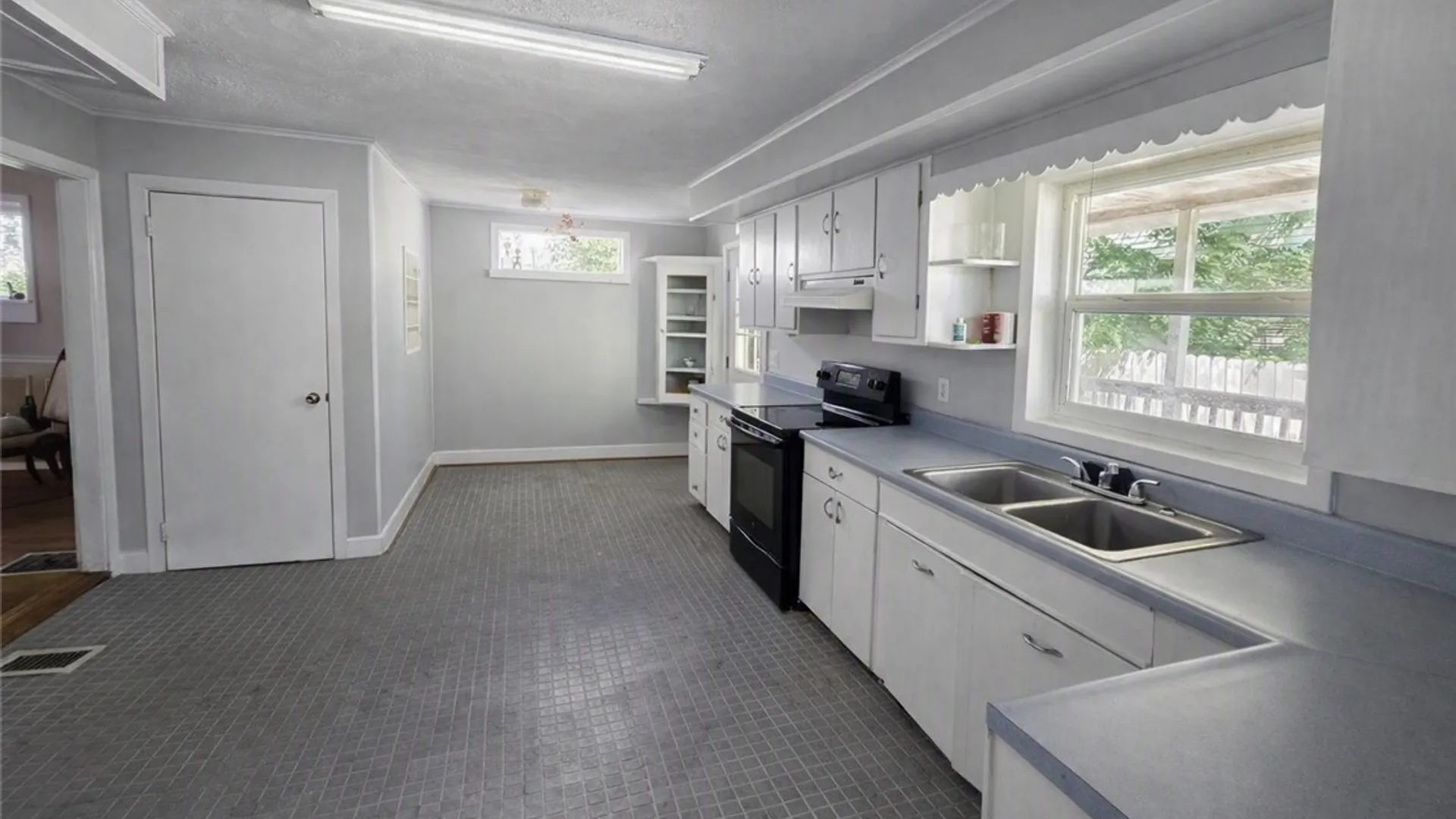 Property at 19 Grove Avenue, Auburn, NY 13021 9
