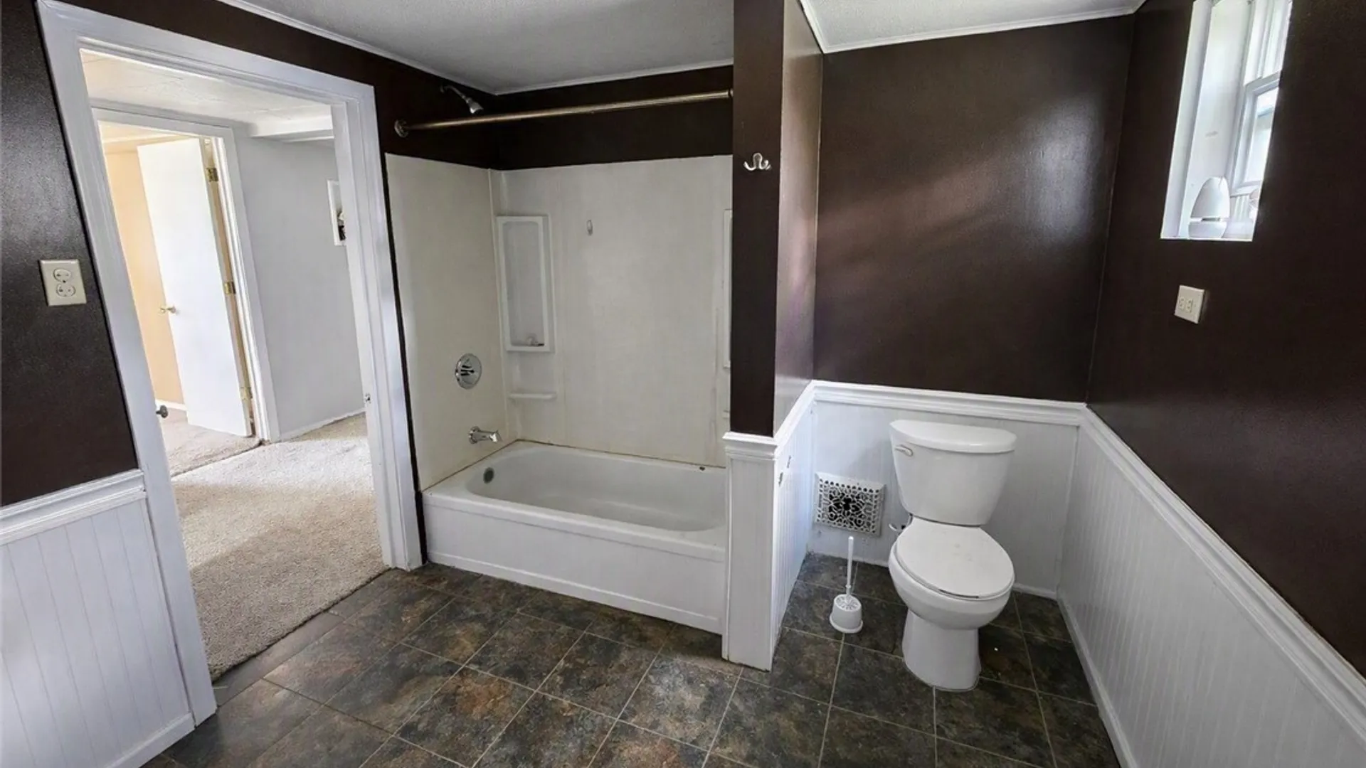 Property at 19 Grove Avenue, Auburn, NY 13021 15