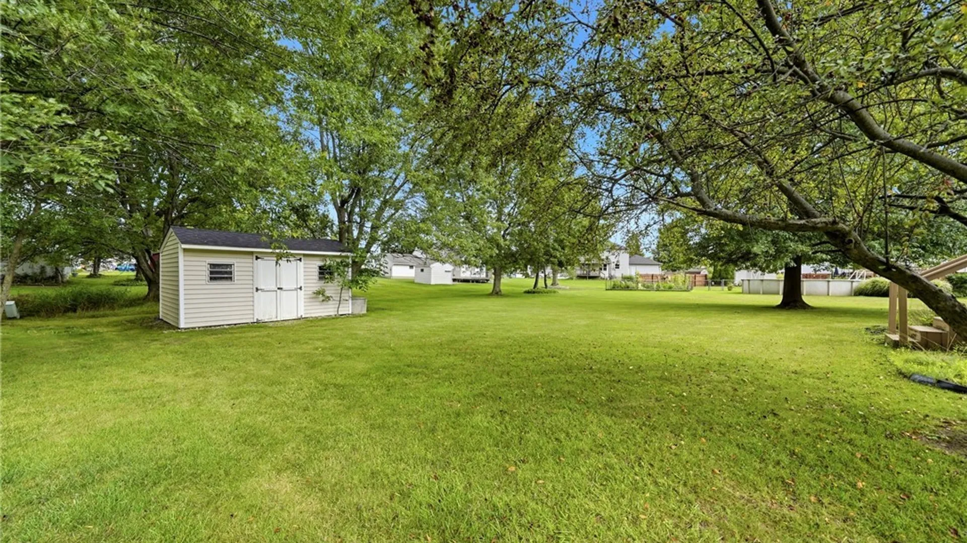 Property at 9 Partridge Walk, Lancaster, NY 14086 42