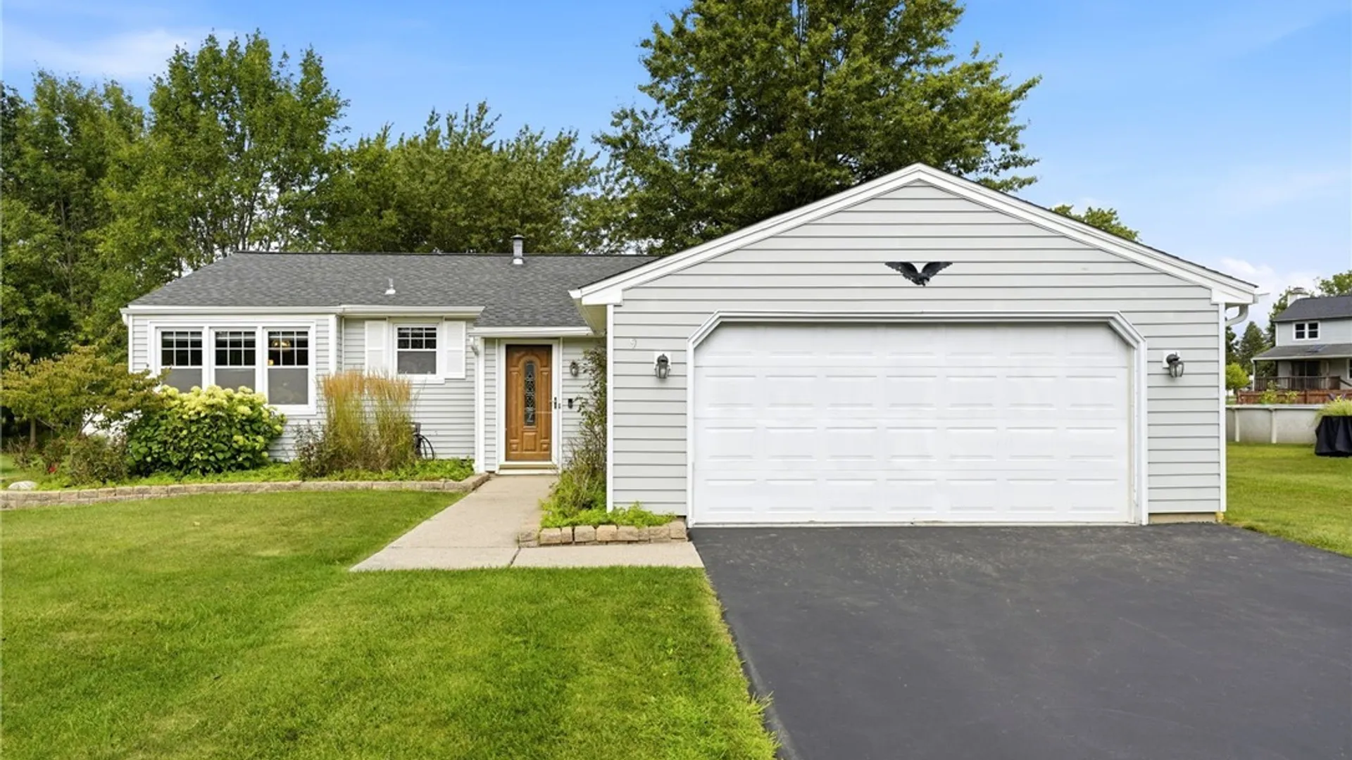 Property at 9 Partridge Walk, Lancaster, NY 14086 3