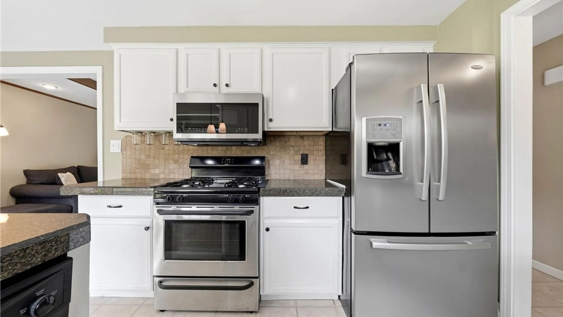 Property at 9 Partridge Walk, Lancaster, NY 14086 11