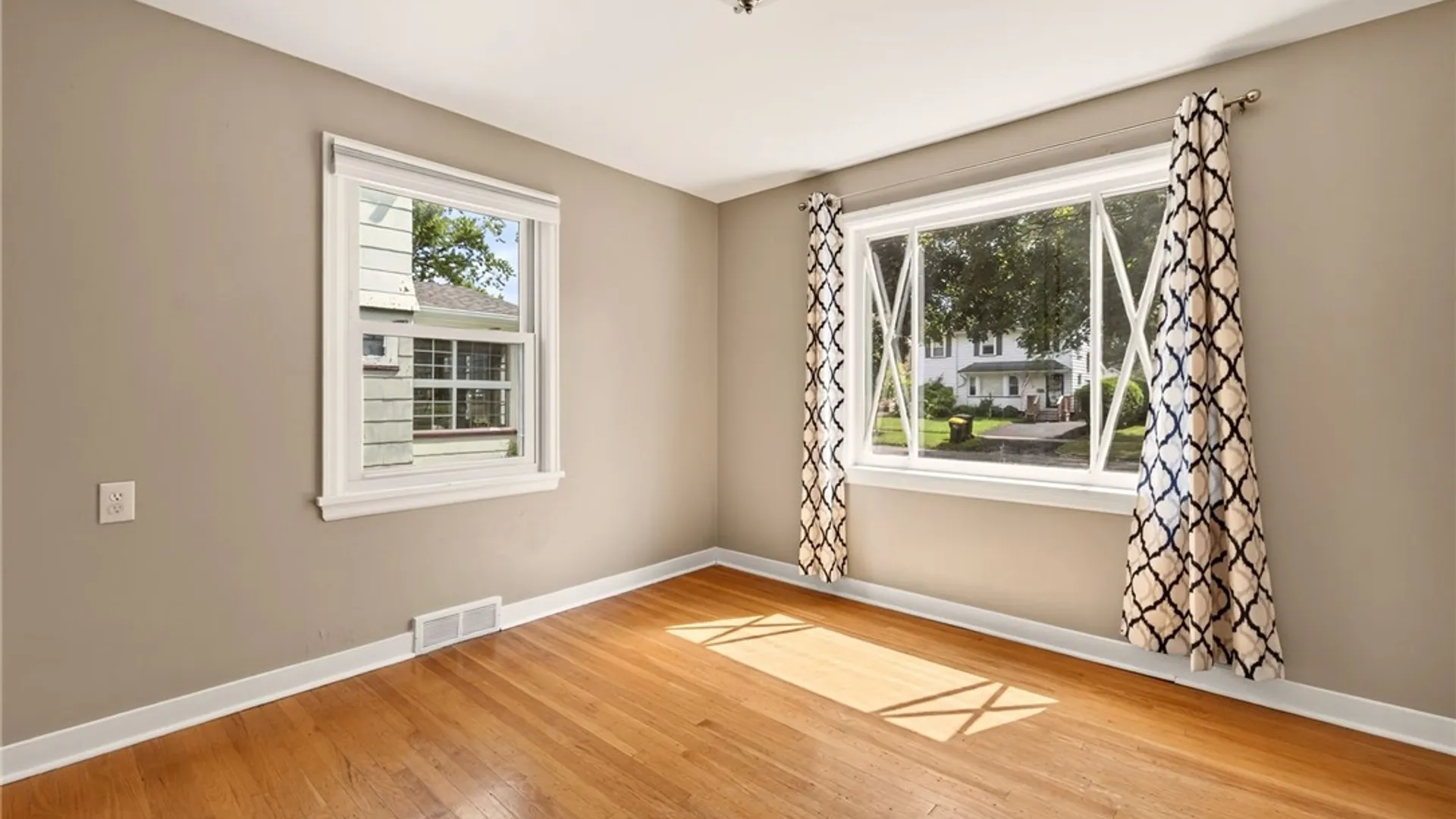 Property at 240 Rawlinson Road, Irondequoit, NY 14617 6