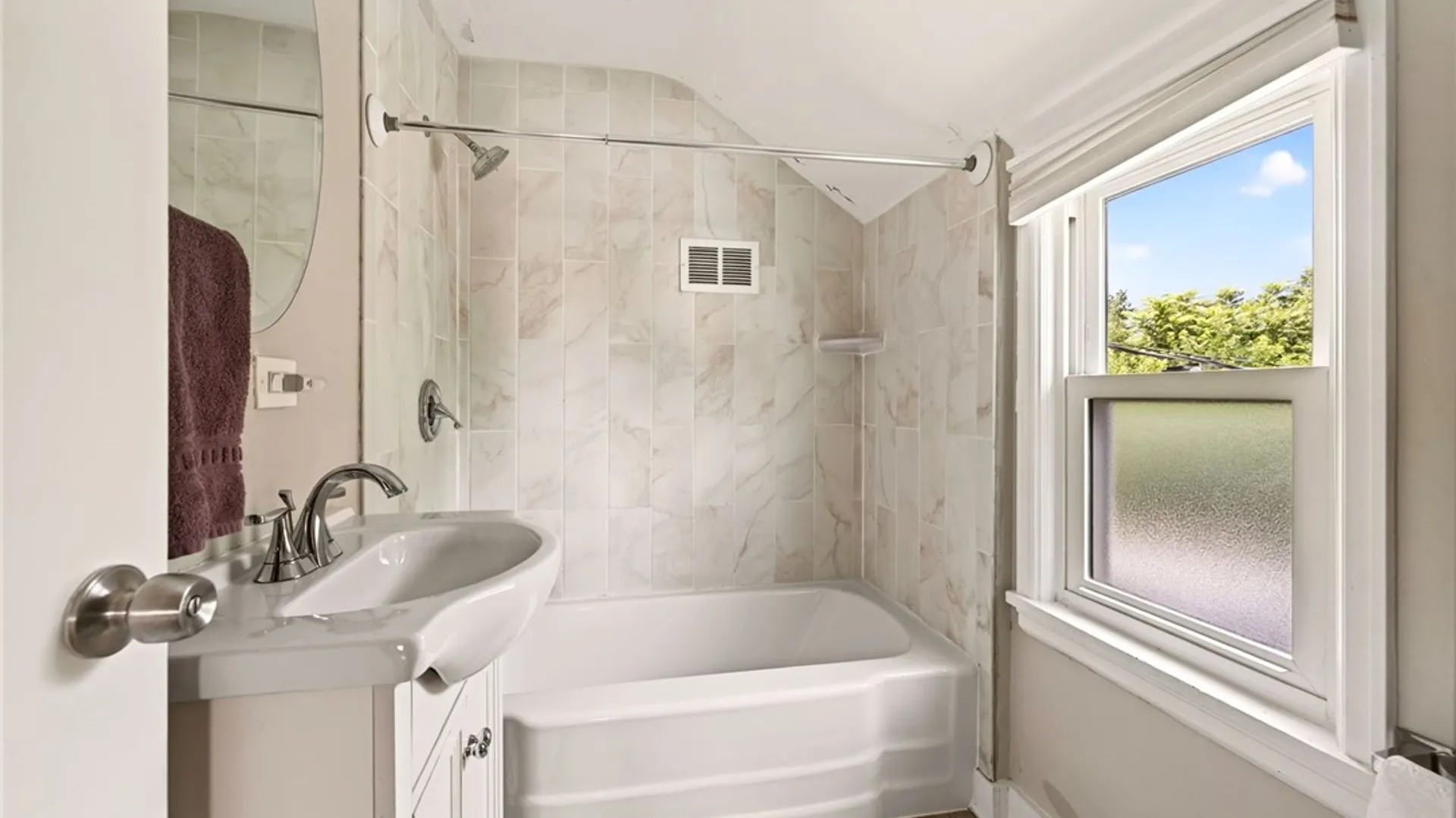 Property at 240 Rawlinson Road, Irondequoit, NY 14617 15