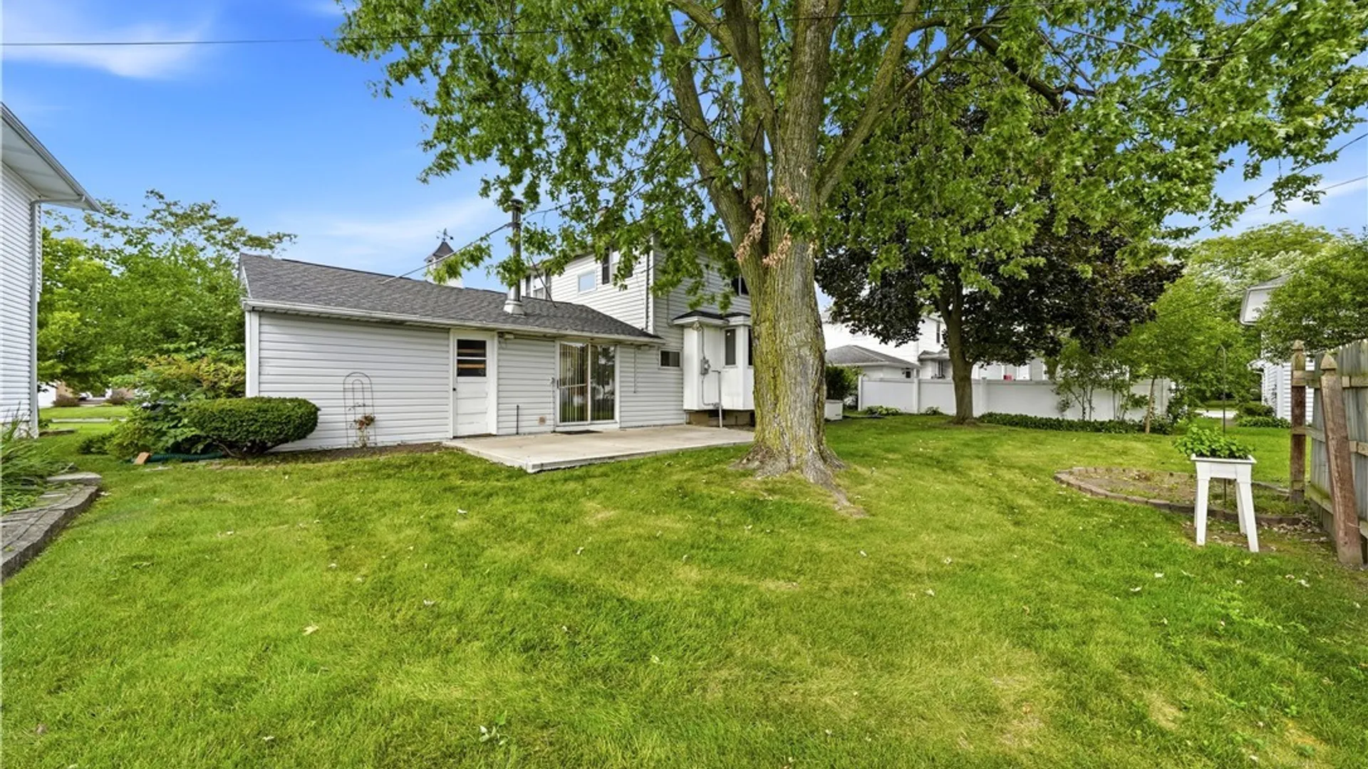 Property at 21 Lynn Lea Street, Amherst, NY 14221 7