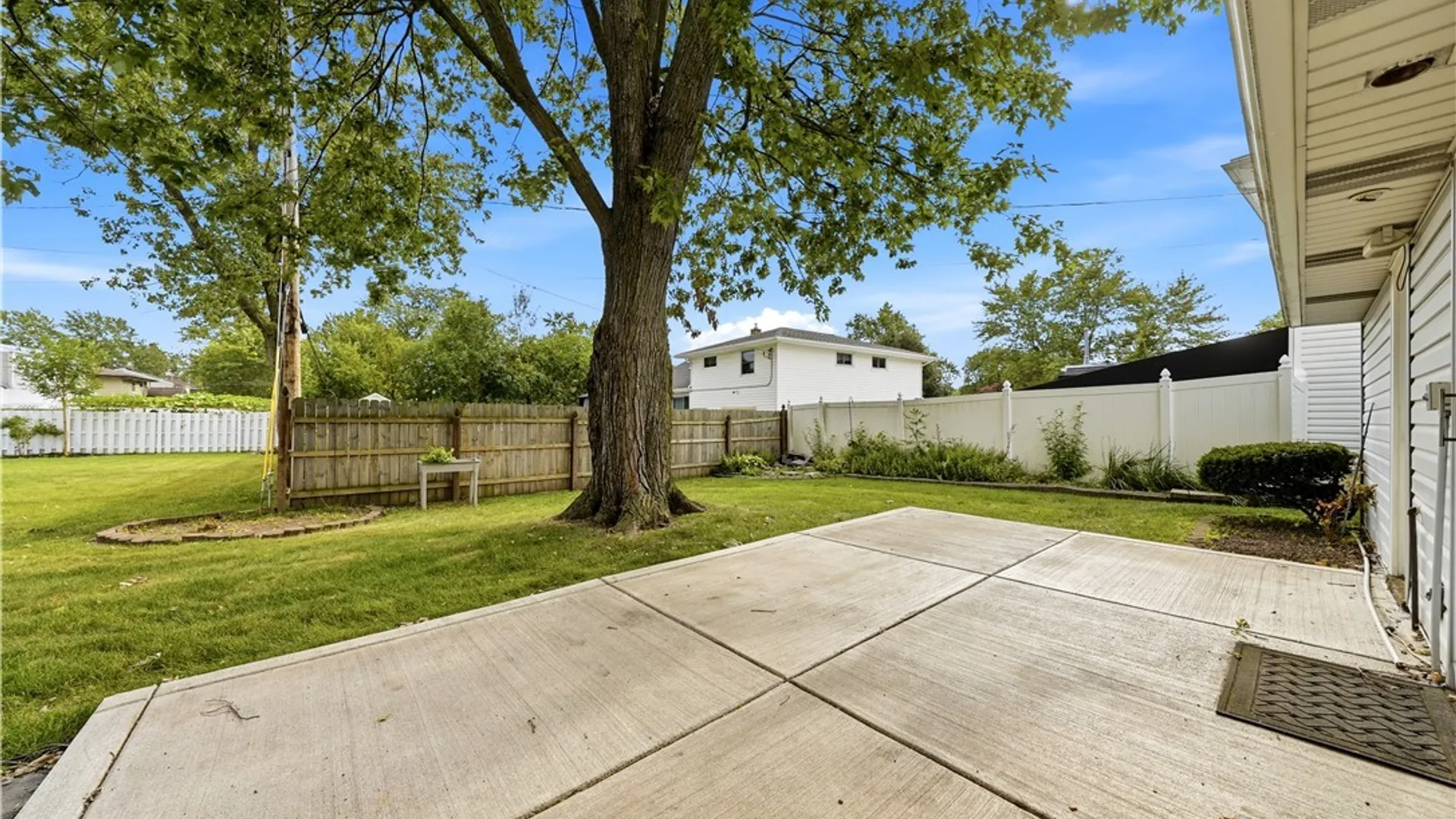 Property at 21 Lynn Lea Street, Amherst, NY 14221 8