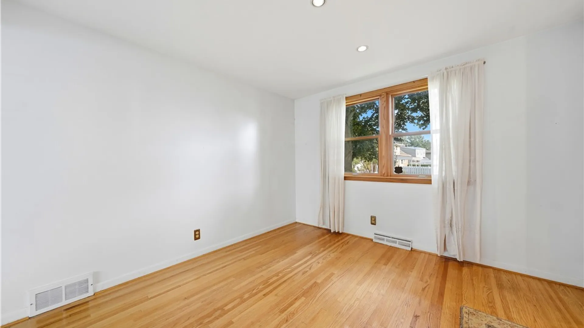 Property at 21 Lynn Lea Street, Amherst, NY 14221 18