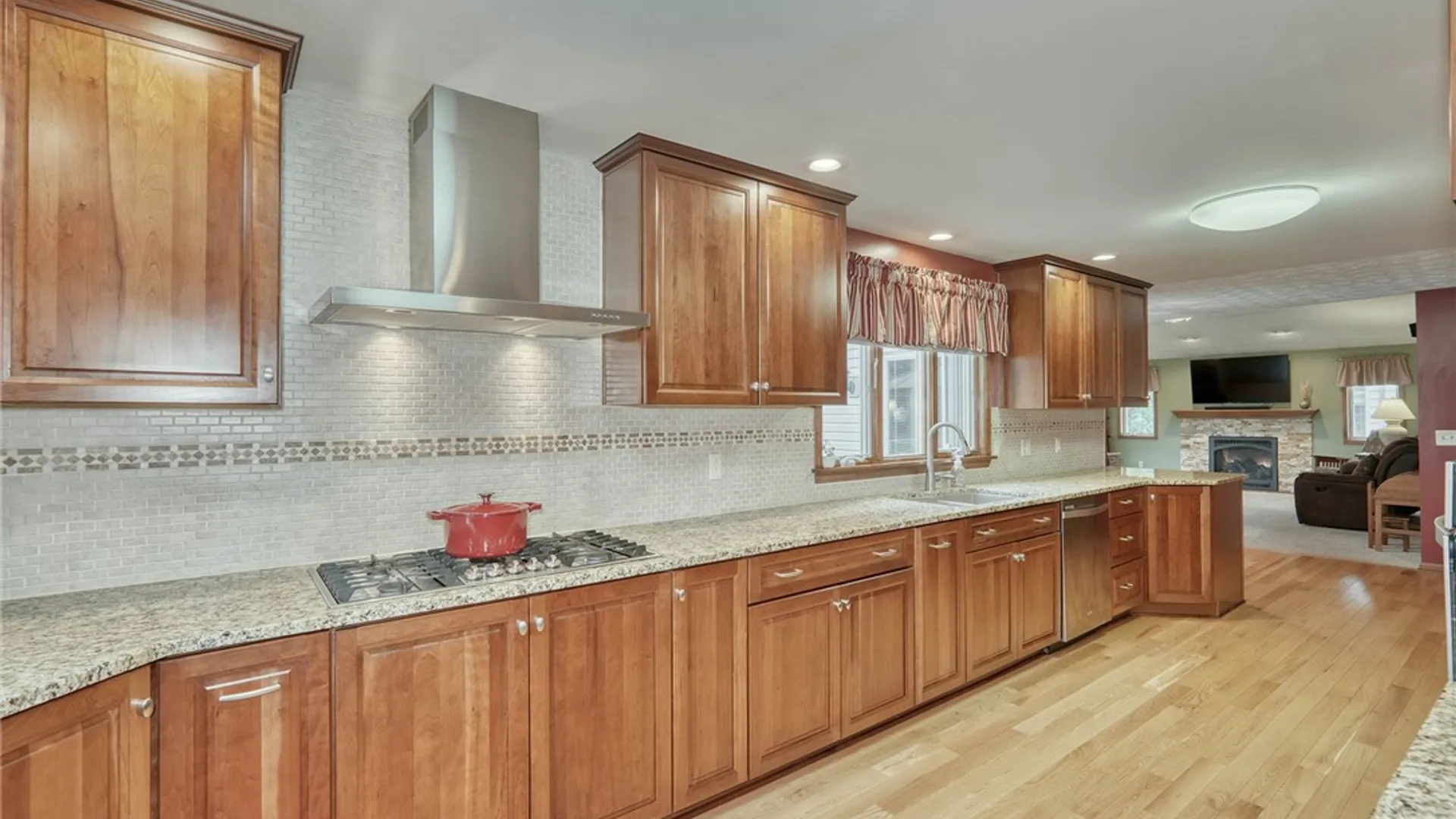 Property at 721 Close Circle, Webster, NY 14580 5