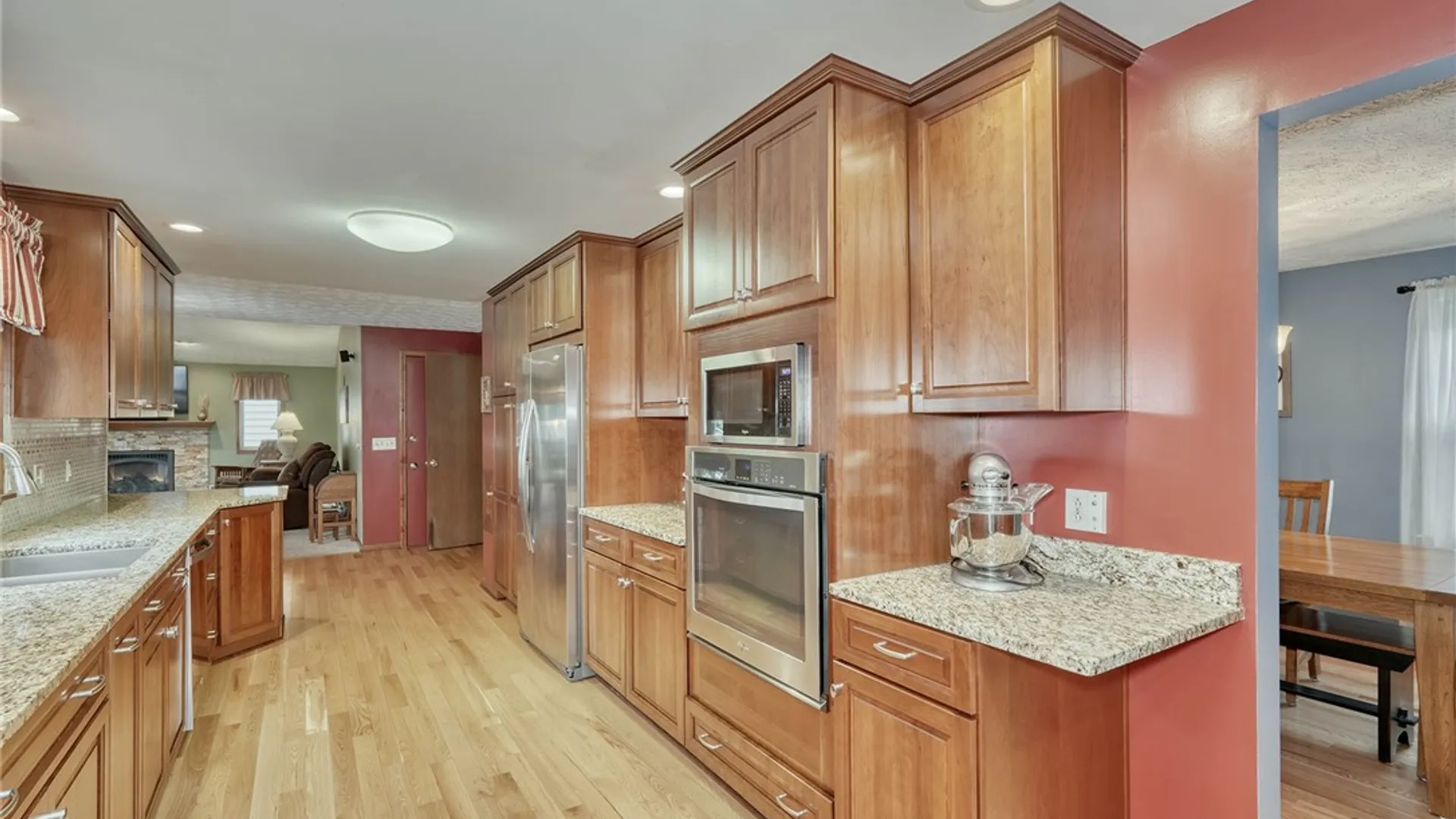 Property at 721 Close Circle, Webster, NY 14580 6