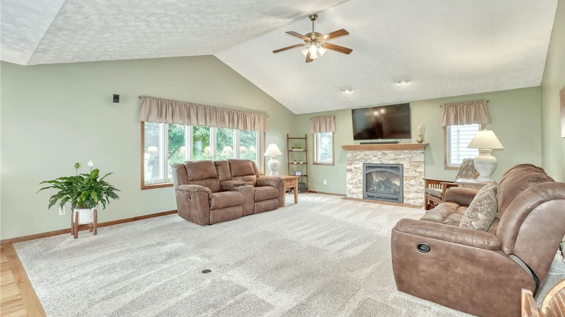 Property at 721 Close Circle, Webster, NY 14580 14