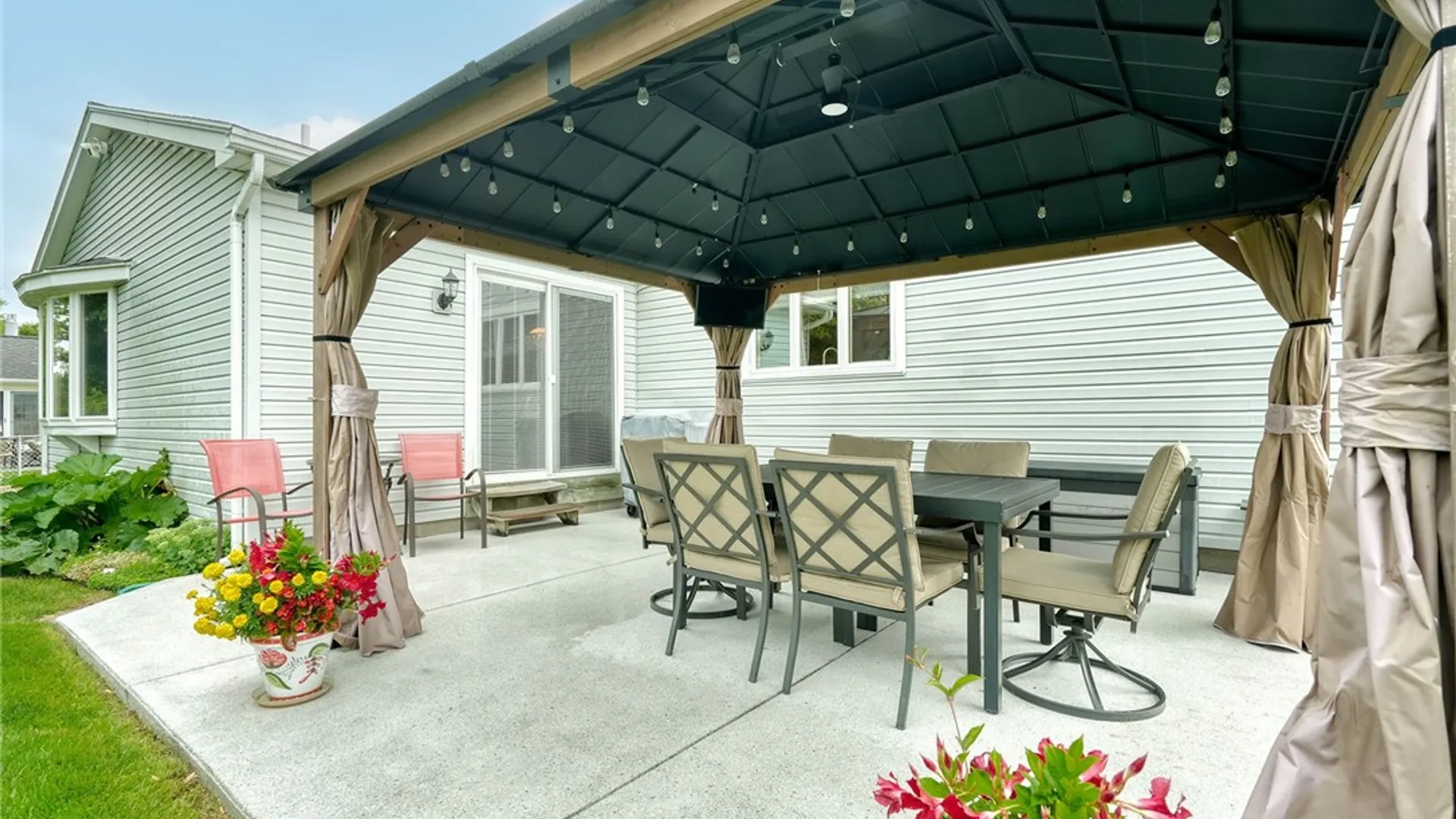 Property at 721 Close Circle, Webster, NY 14580 41
