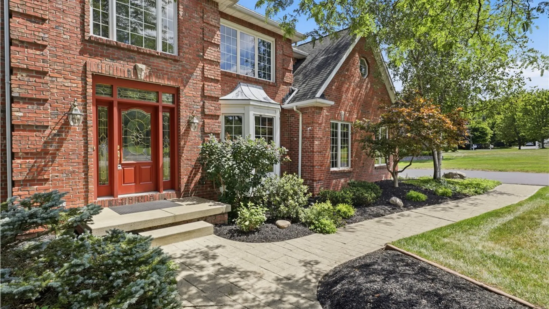 Property at 41 Brompton Court, Orchard Park, NY 14127 3