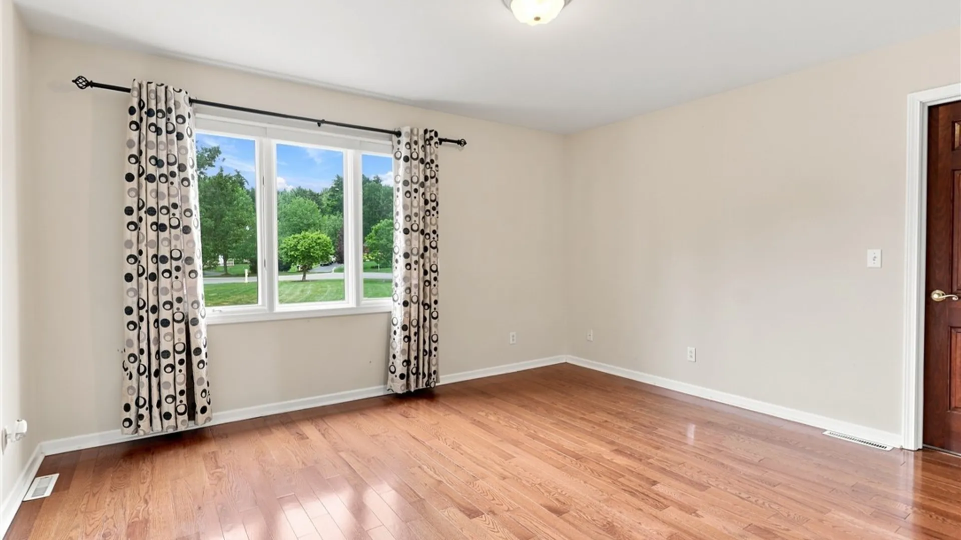 Property at 41 Brompton Court, Orchard Park, NY 14127 27