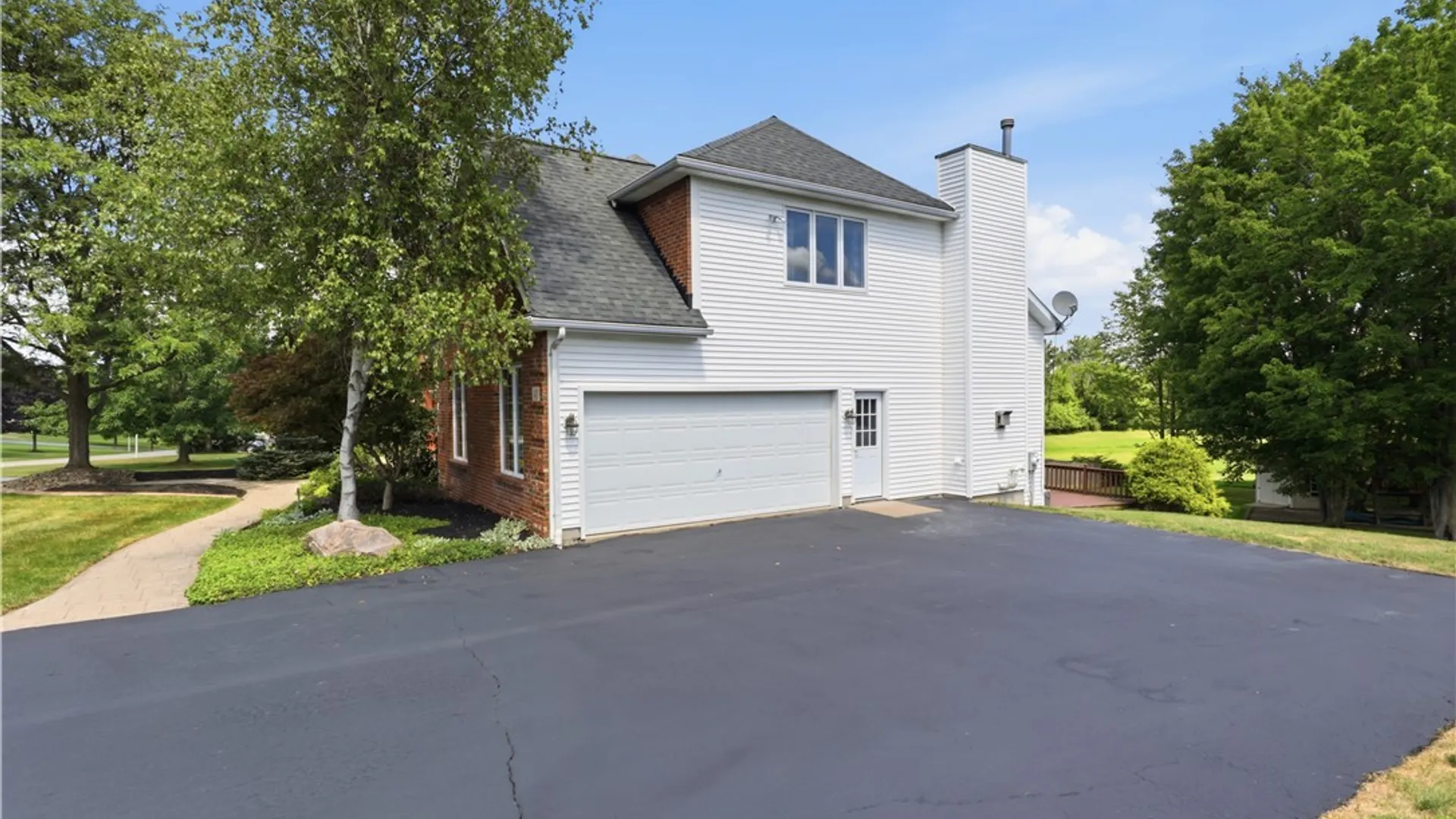 Property at 41 Brompton Court, Orchard Park, NY 14127 36