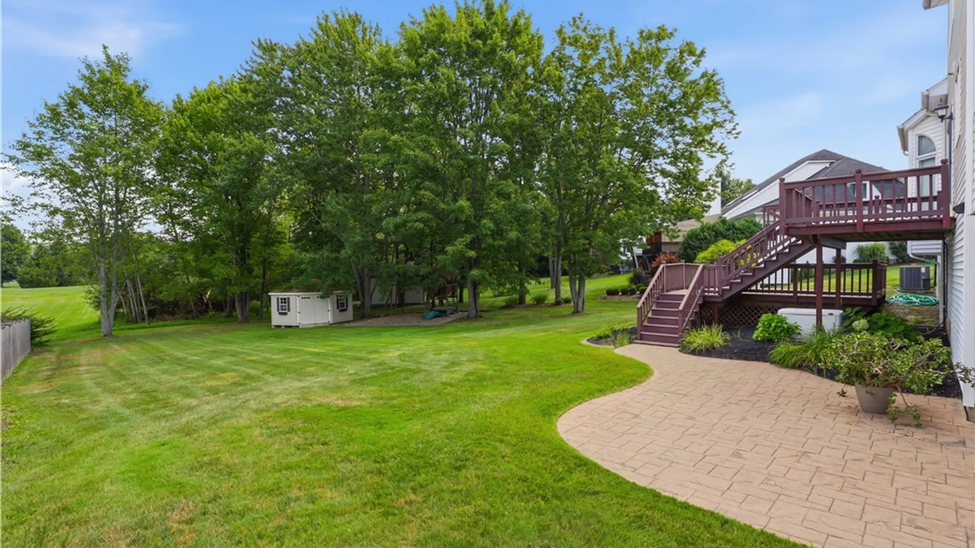 Property at 41 Brompton Court, Orchard Park, NY 14127 41