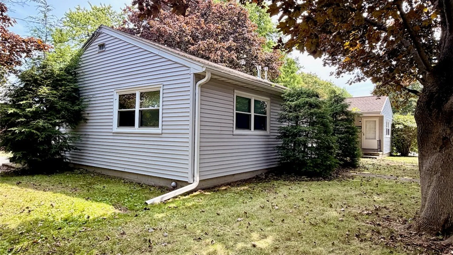 Property at 1-3, 2-4, 5-7 Mohawk Terrace, Oswego, NY 13126 3