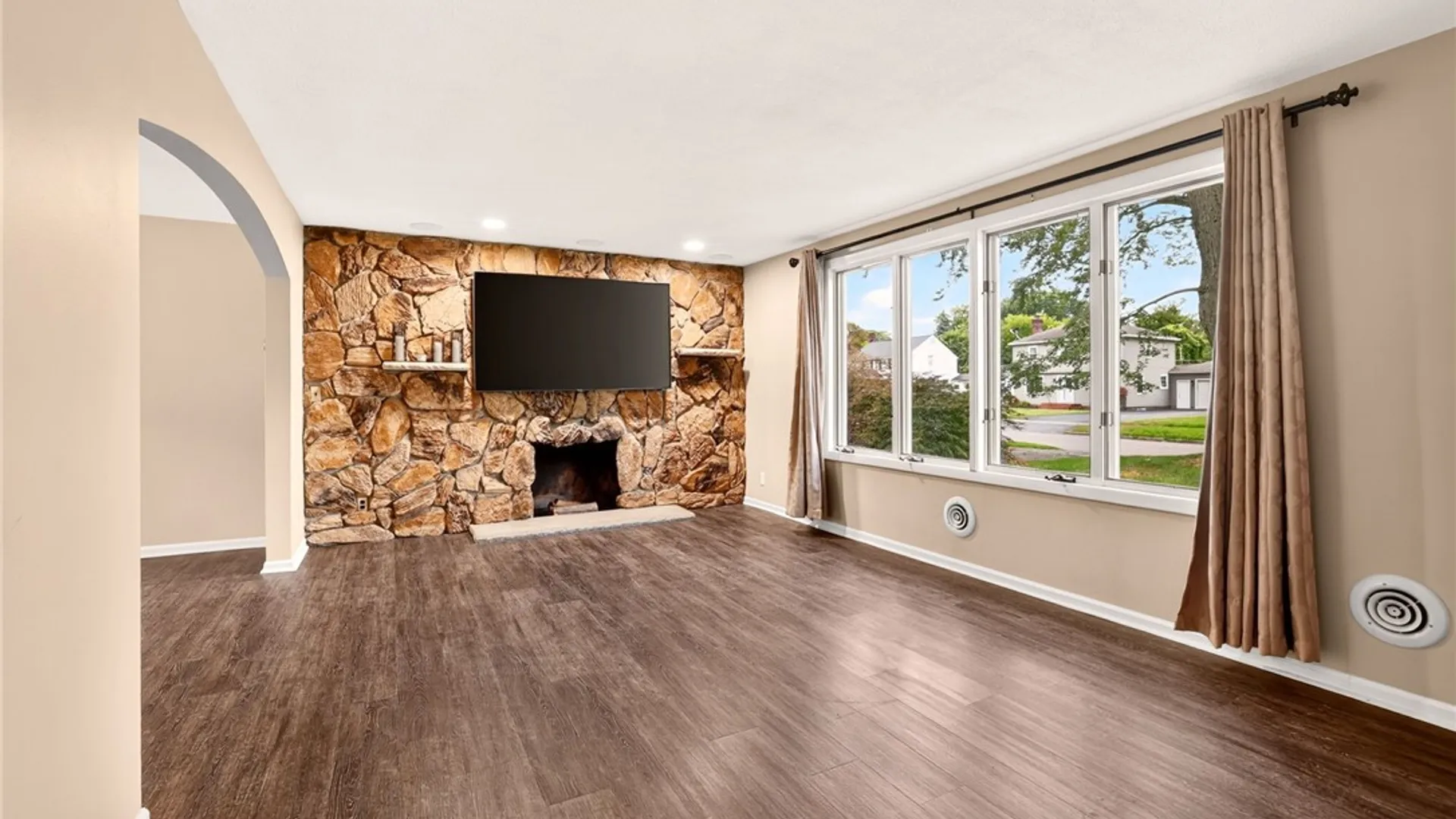 Property at 106 Stonehenge Road, Irondequoit, NY 14609 16