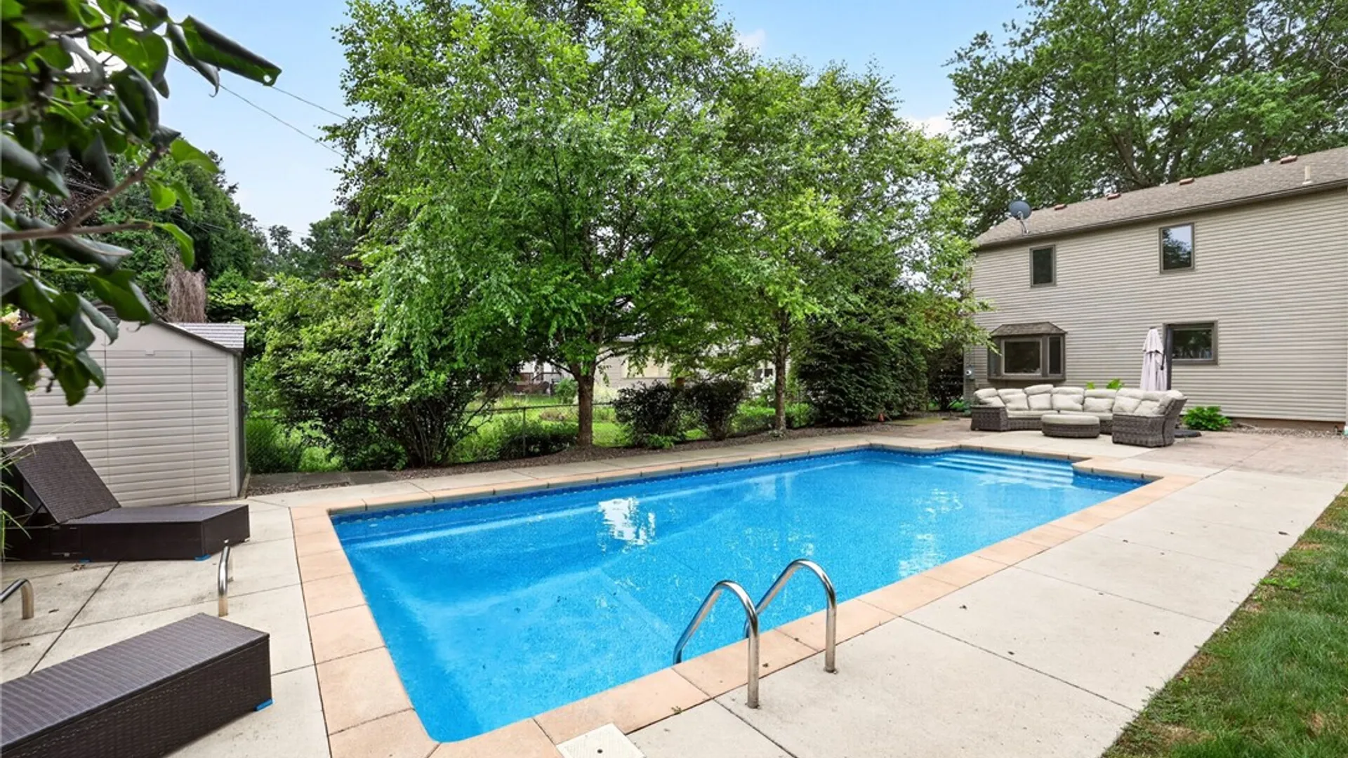 Property at 106 Stonehenge Road, Irondequoit, NY 14609 12