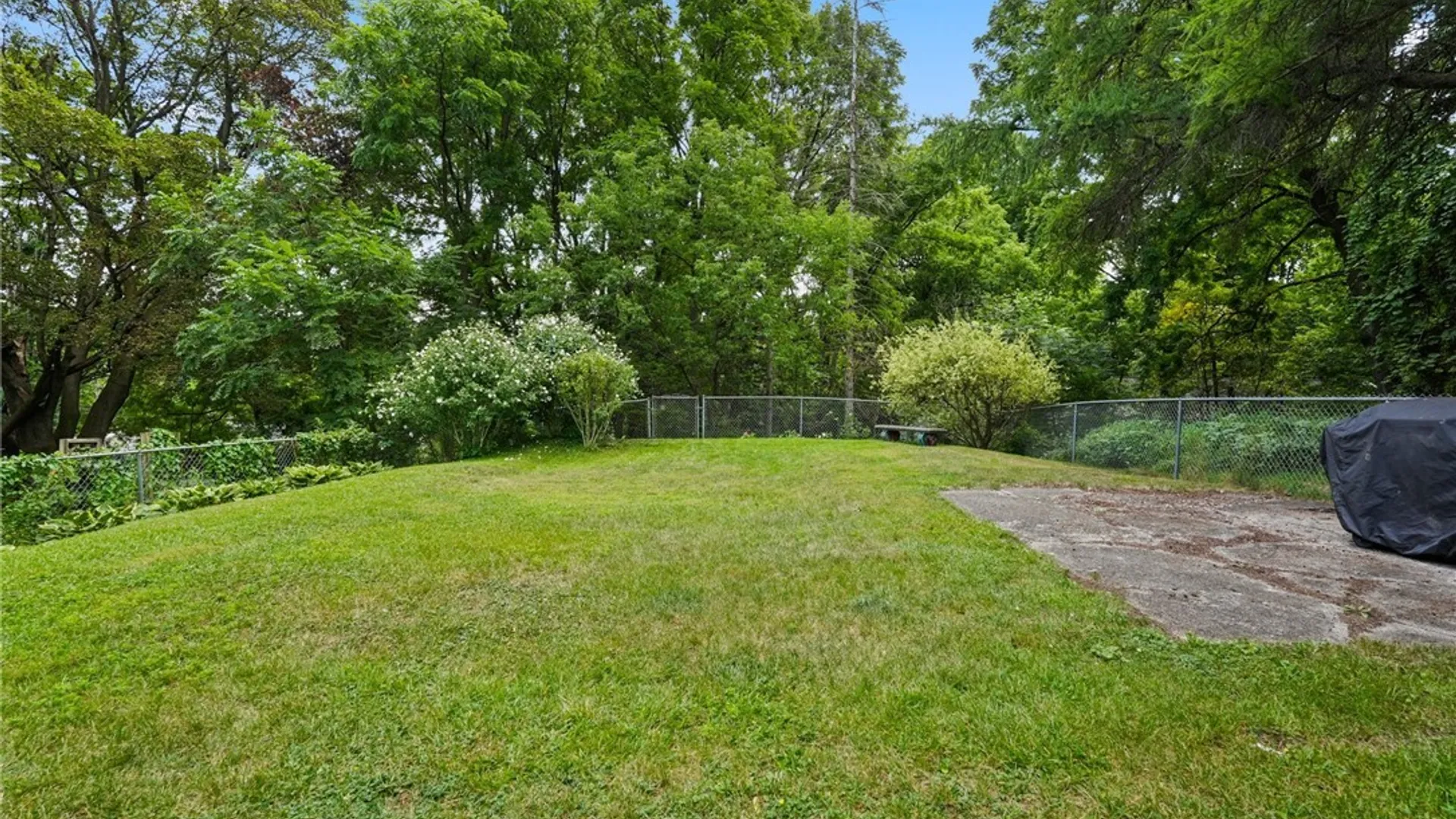 Property at 21 Elderkin Avenue, Camillus, NY 13031 40